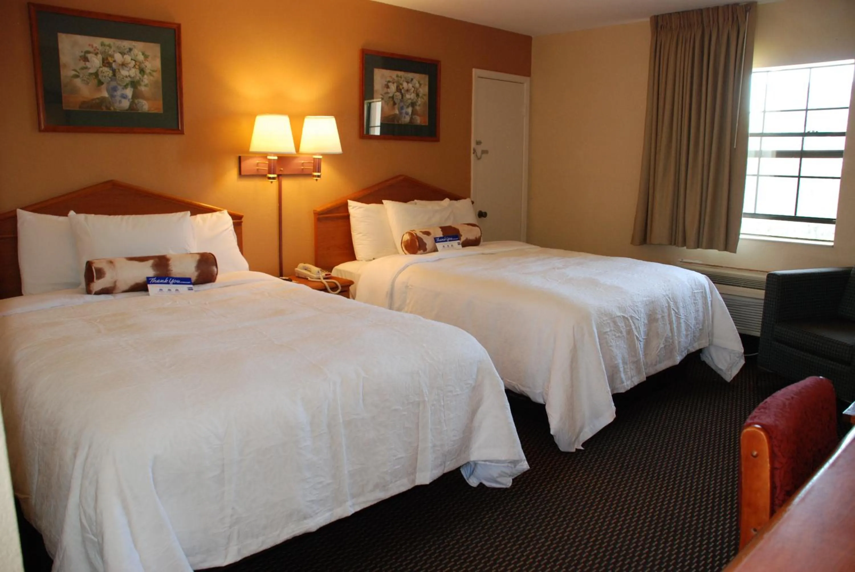 Photo of the whole room, Bed in Apple Tree Inn