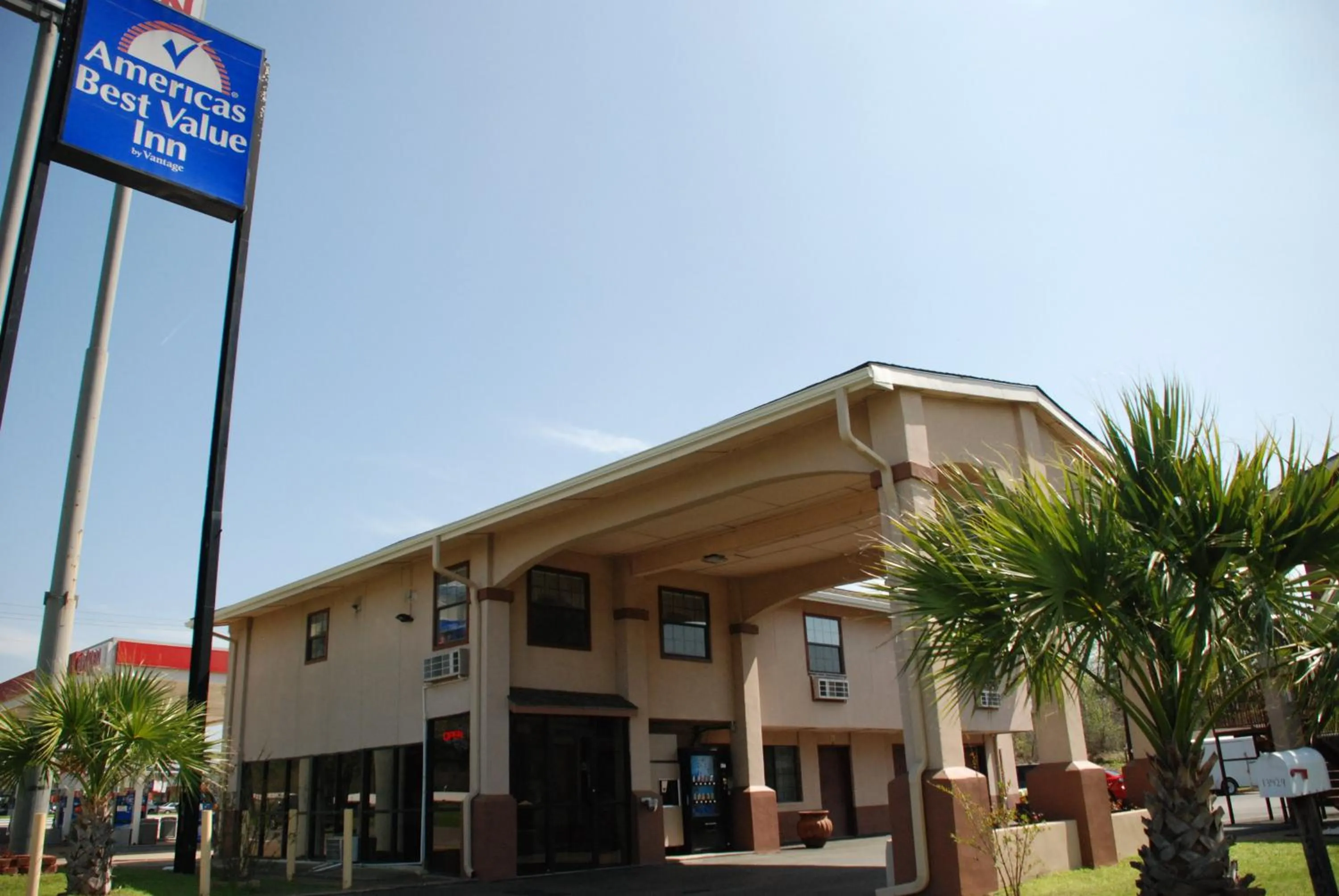 Property building in Apple Tree Inn