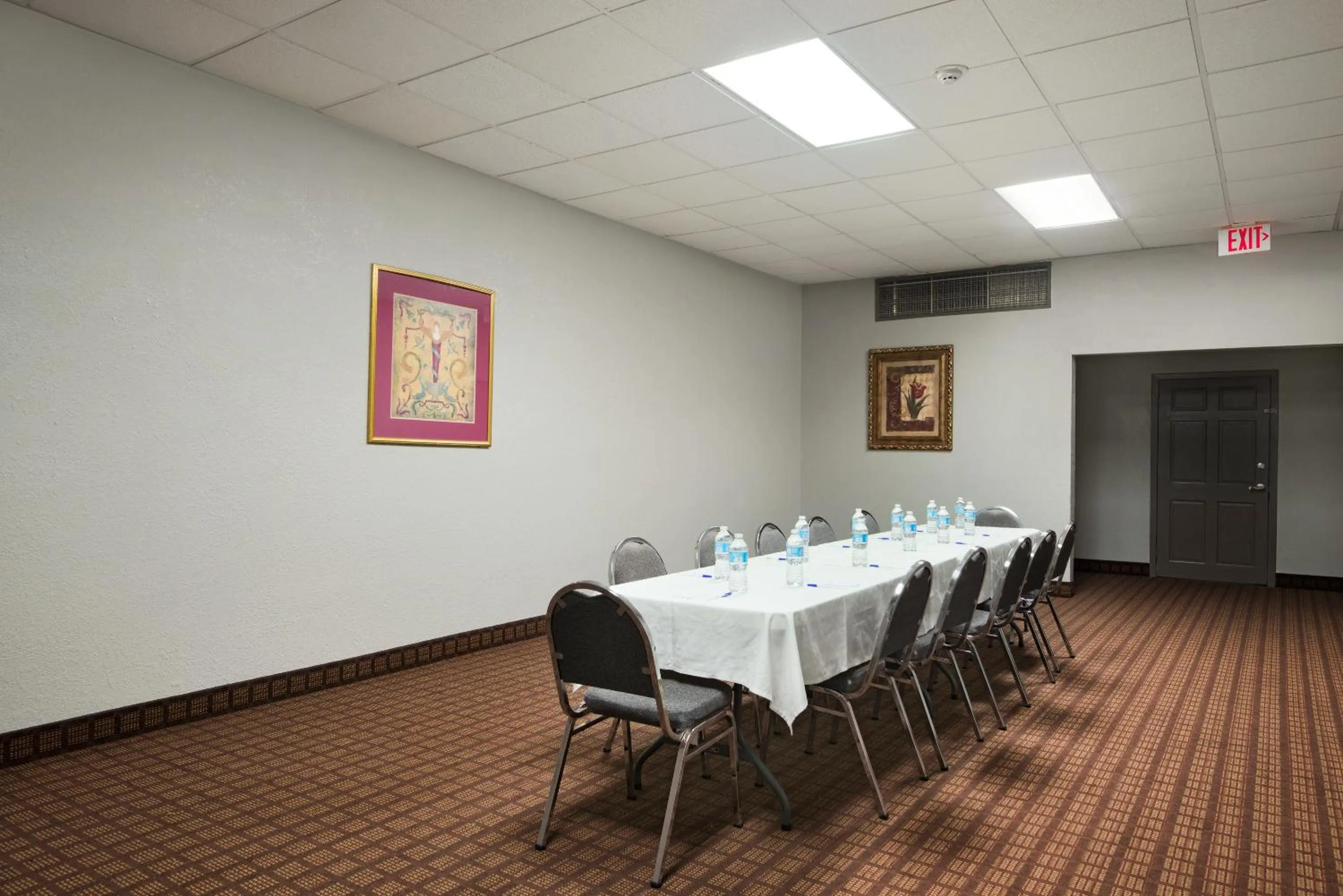 Meeting/conference room in Howard Johnson by Wyndham Winter Haven FL