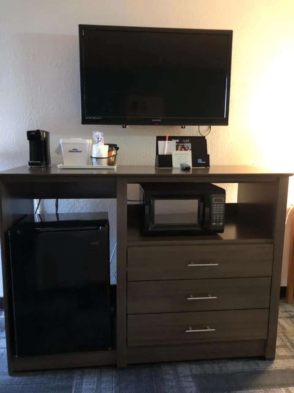 Howard Johnson by Wyndham Winter Haven FL