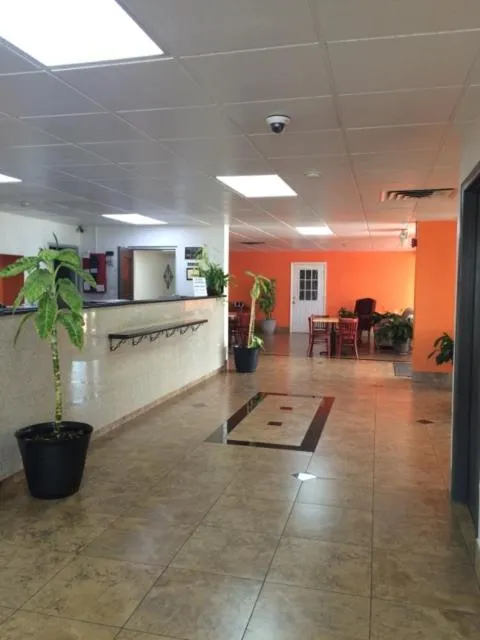 Lobby or reception in Howard Johnson by Wyndham Winter Haven FL