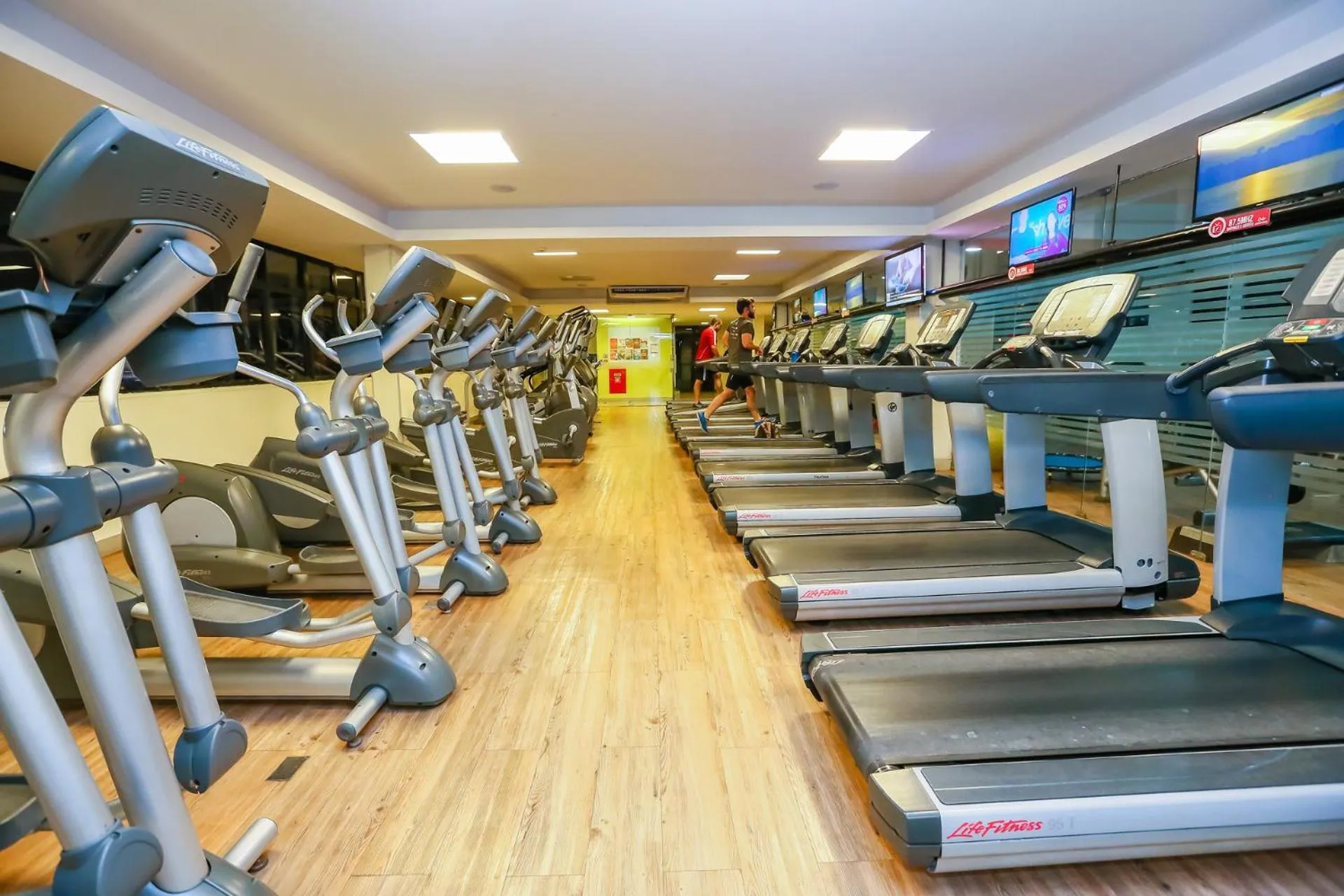 Fitness centre/facilities in Quality Suítes João Pessoa