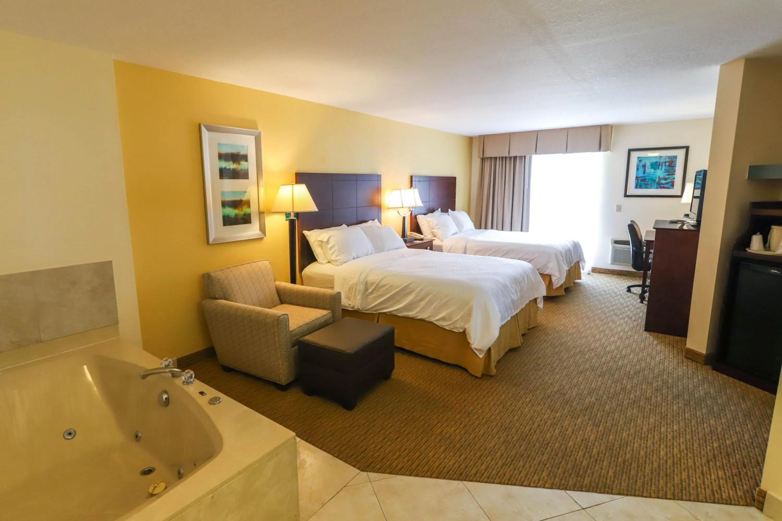 Photo of the whole room in Holiday Inn Express St. Ignace-Lake Front by IHG