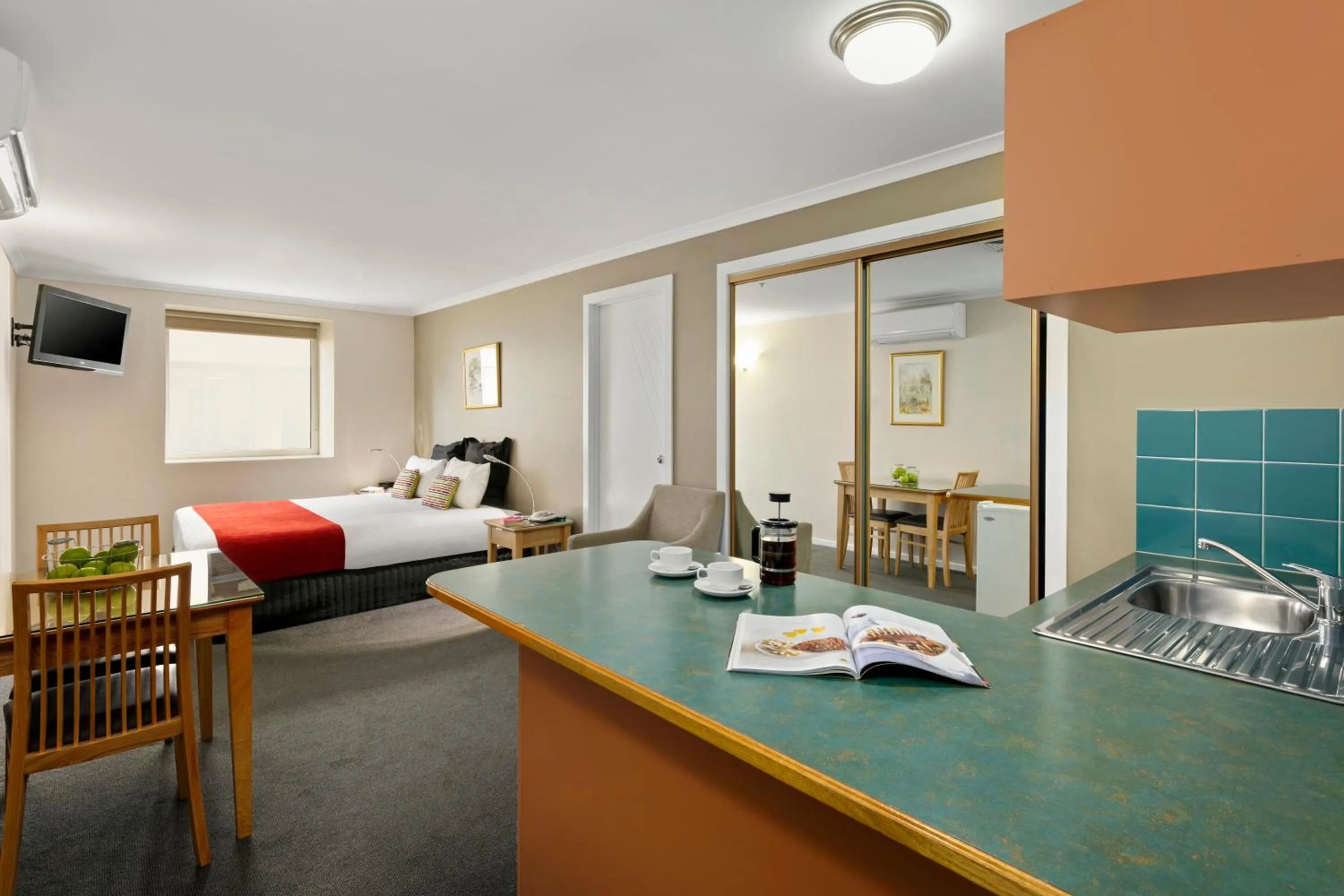 Bedroom, Bed in Hobart Waterfront Apartments