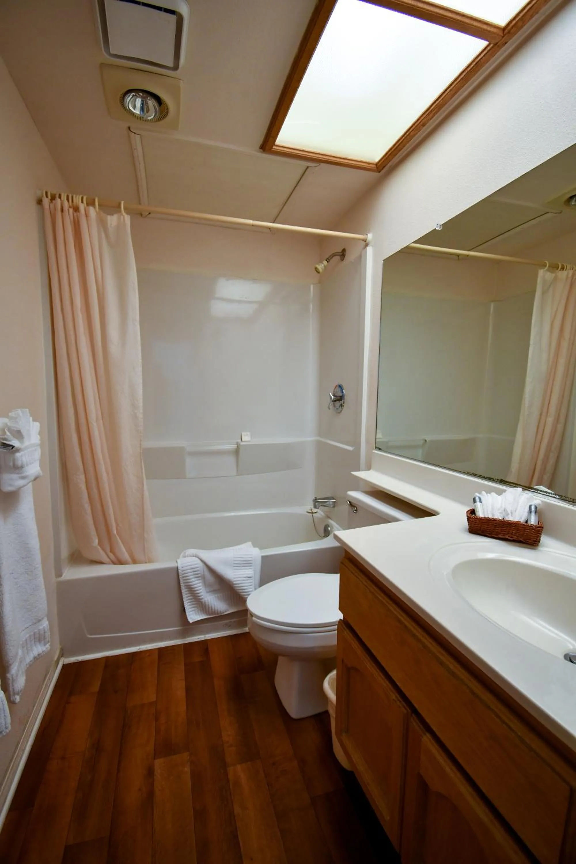 Bathroom in North Bay At Lake Arrowhead