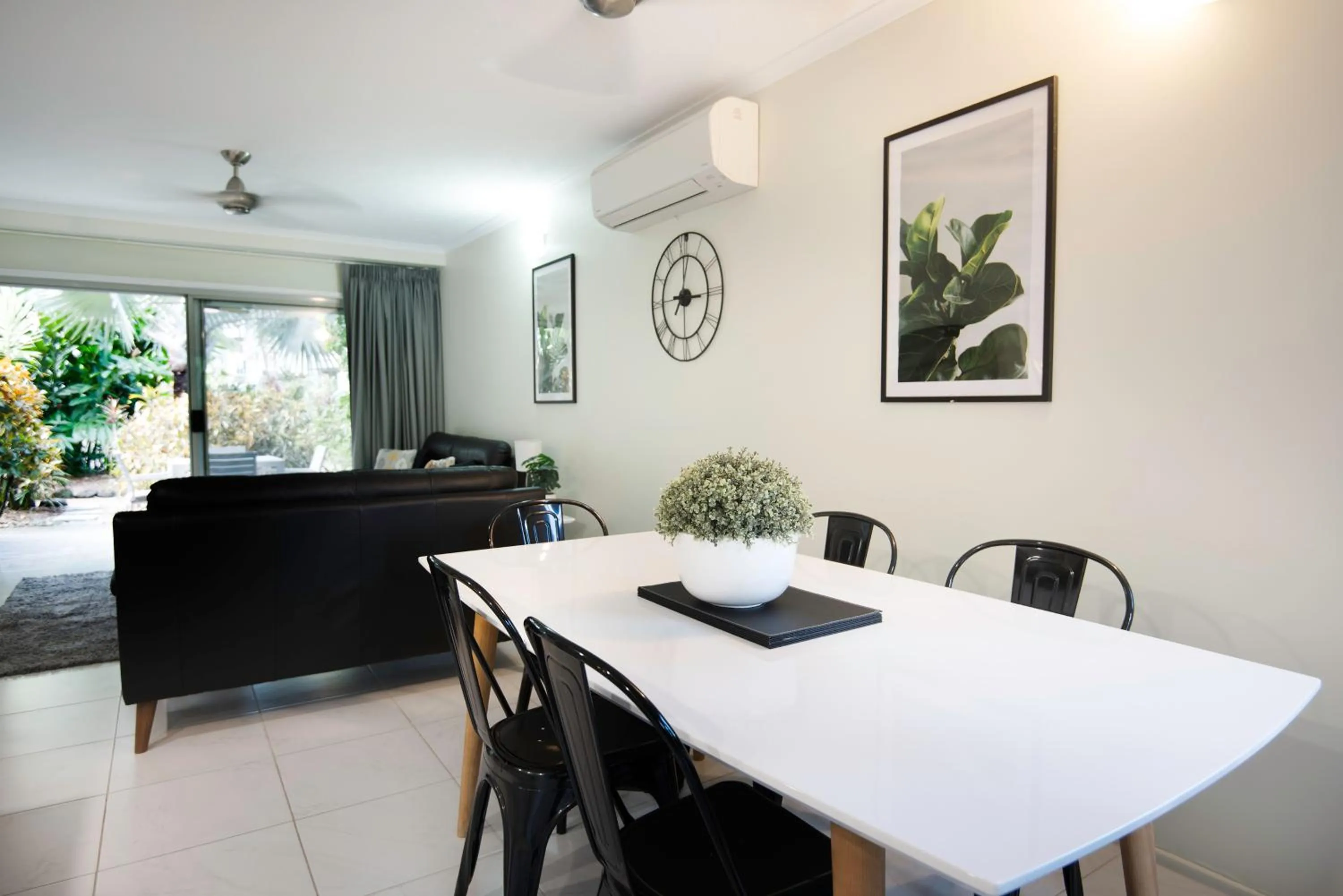 Dining area in Marlin Cove Holiday Resort