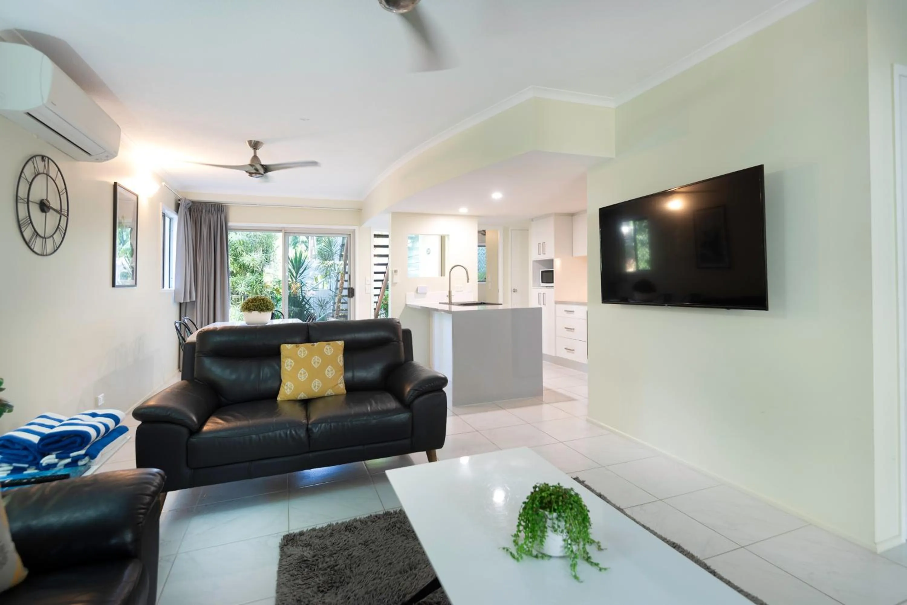 Living room in Marlin Cove Holiday Resort