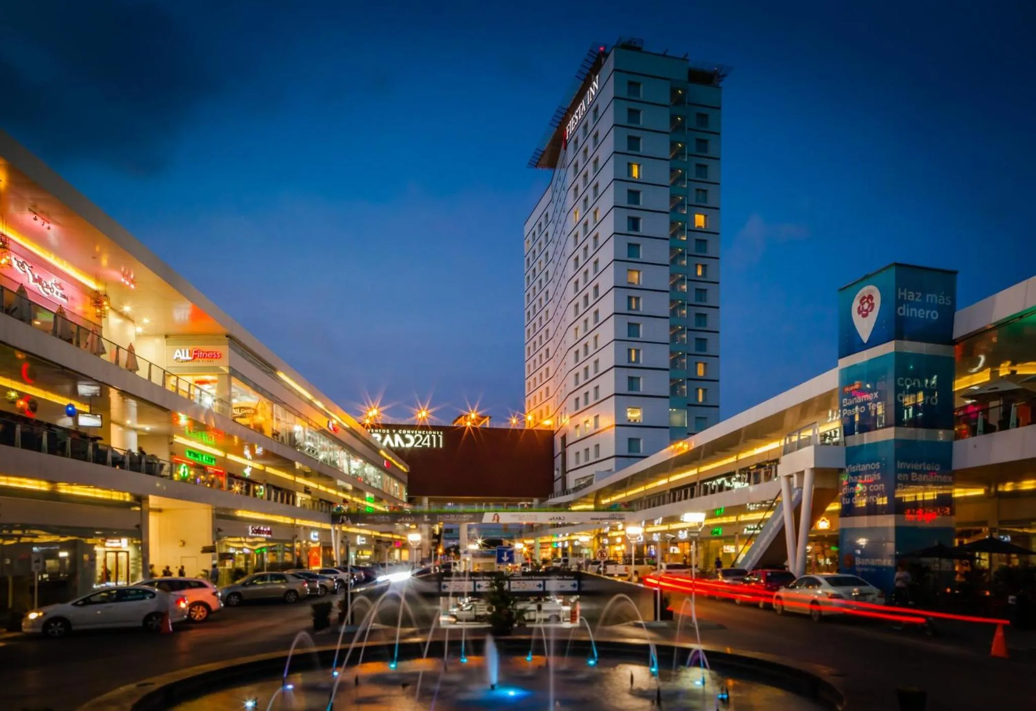 Property building in Fiesta Inn Monterrey Tecnologico