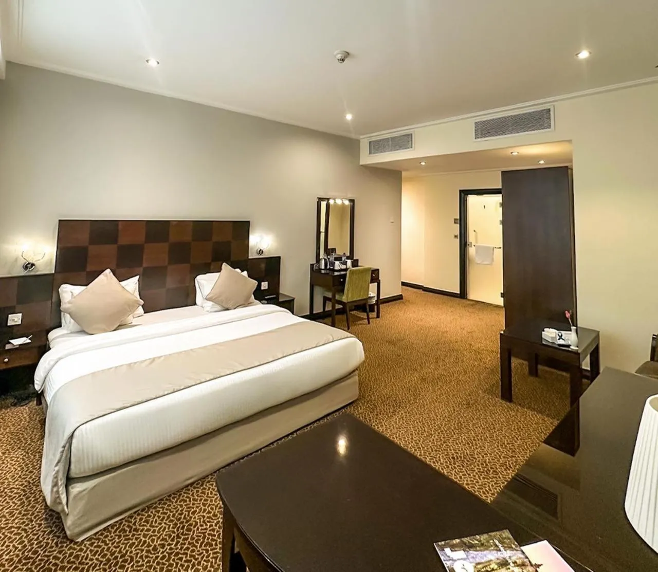 Photo of the whole room, Bed in Ayass Hotel