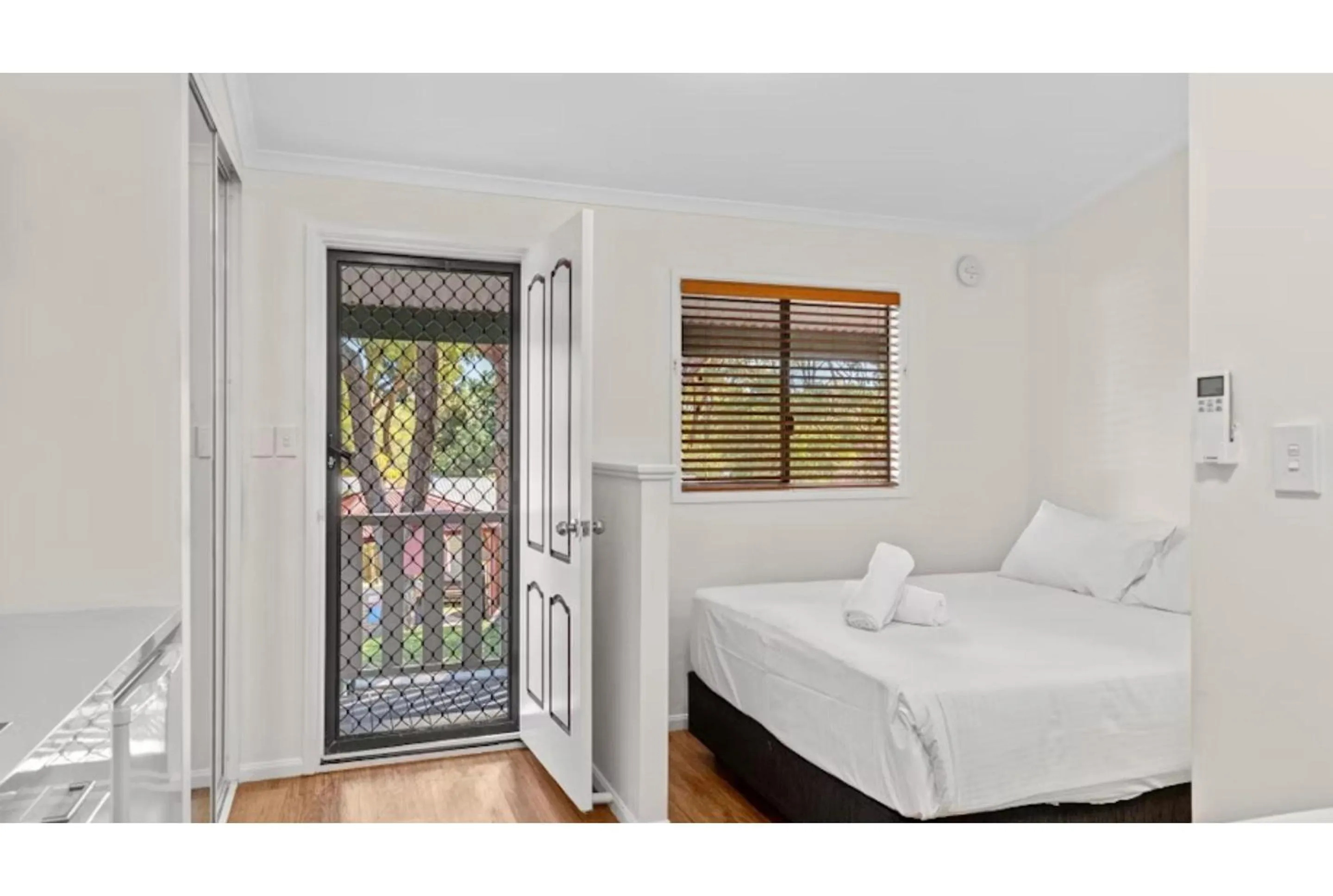 Bedroom, Bed in Discovery Parks - Woodman Point