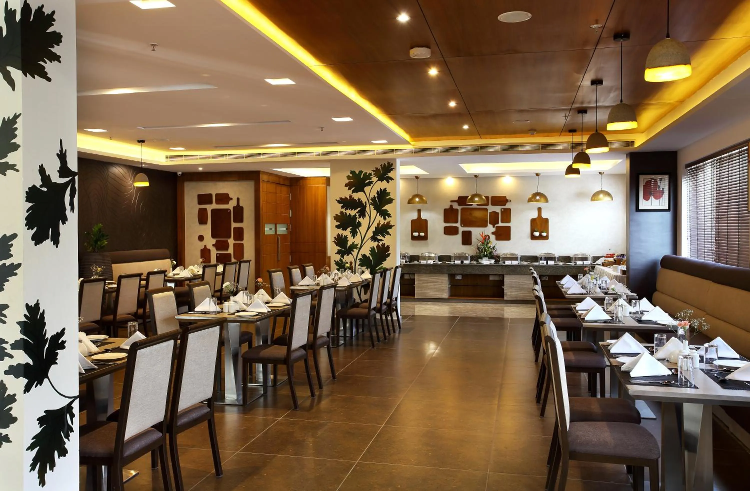 Restaurant/places to eat in Sugar Business Hotel