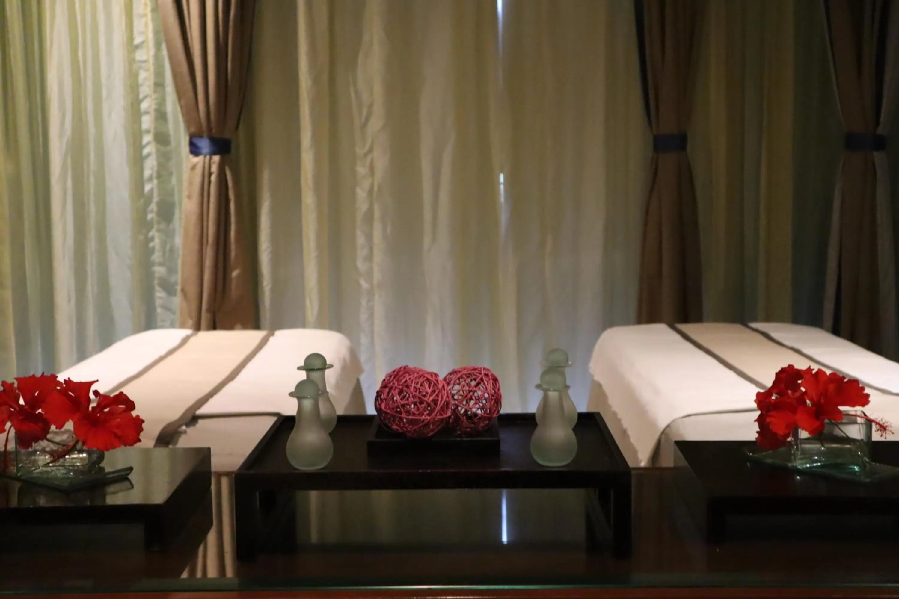 Massage, Bed in RIHGA Royal Laguna Guam Resort