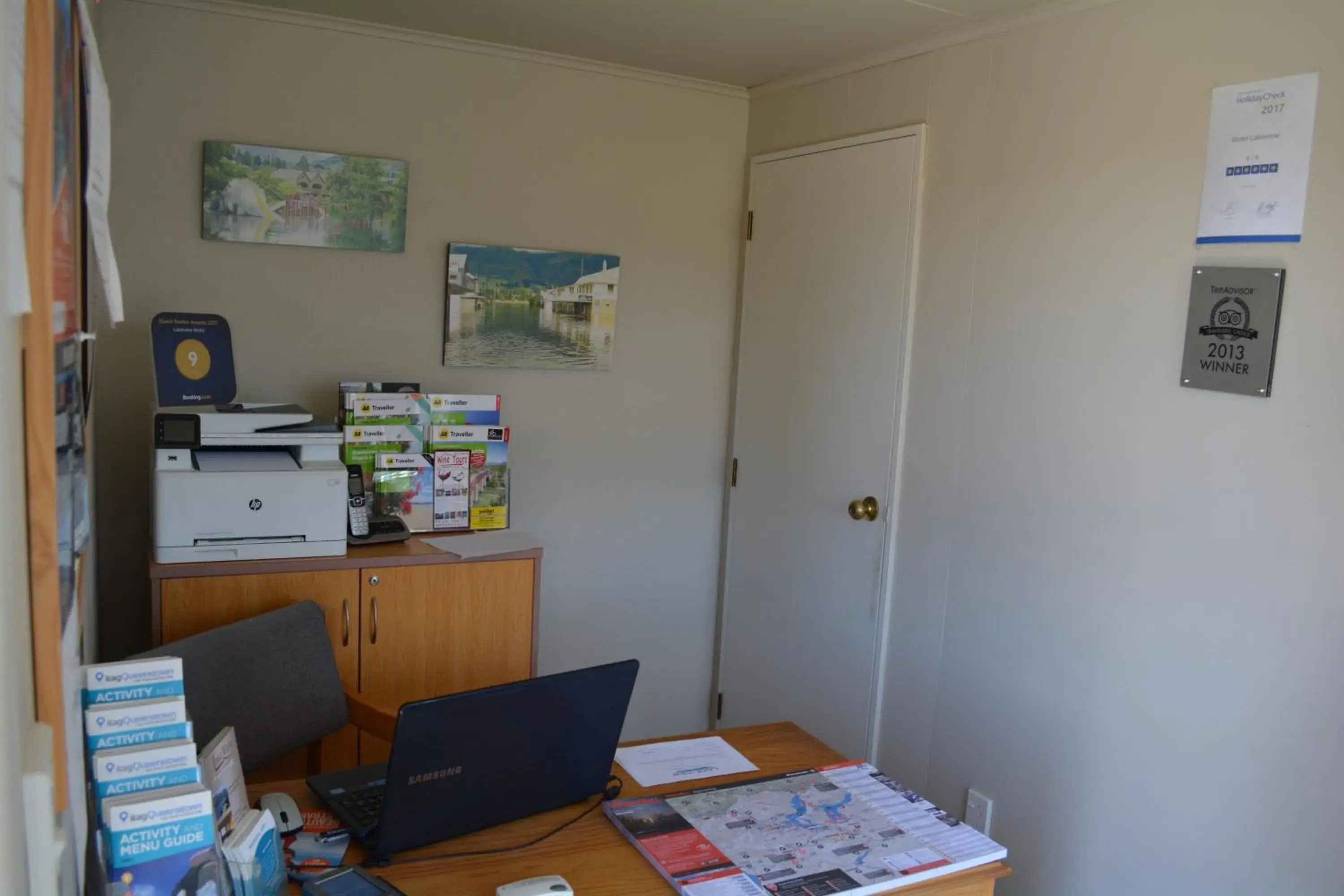 Lobby or reception in Lakeview Motel Lobby or reception in Lakeview Motel