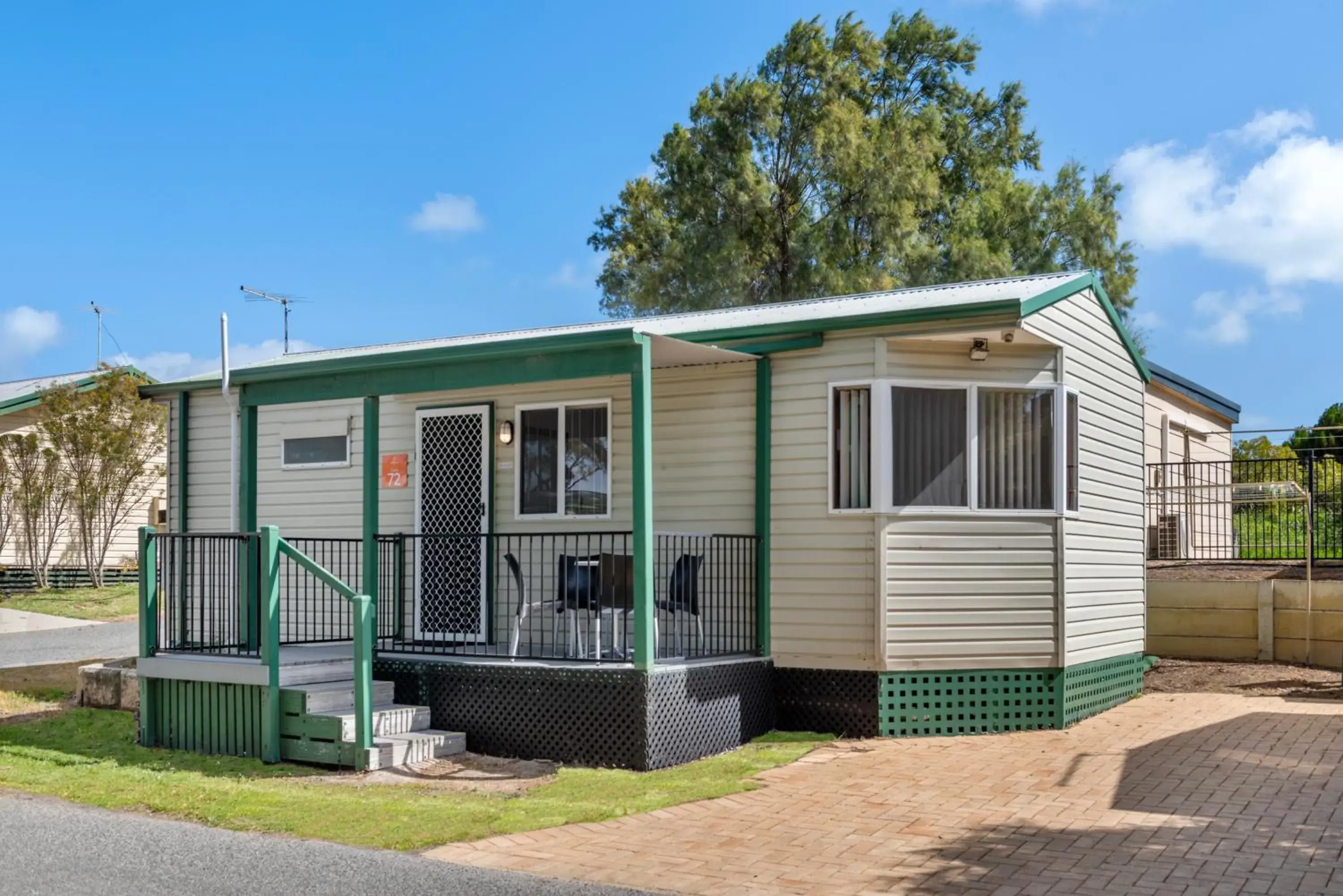 Standard 2 Bedroom Cabin in Discovery Parks - Coogee Beach Standard 2 Bedroom Cabin in Discovery Parks - Coogee Beach