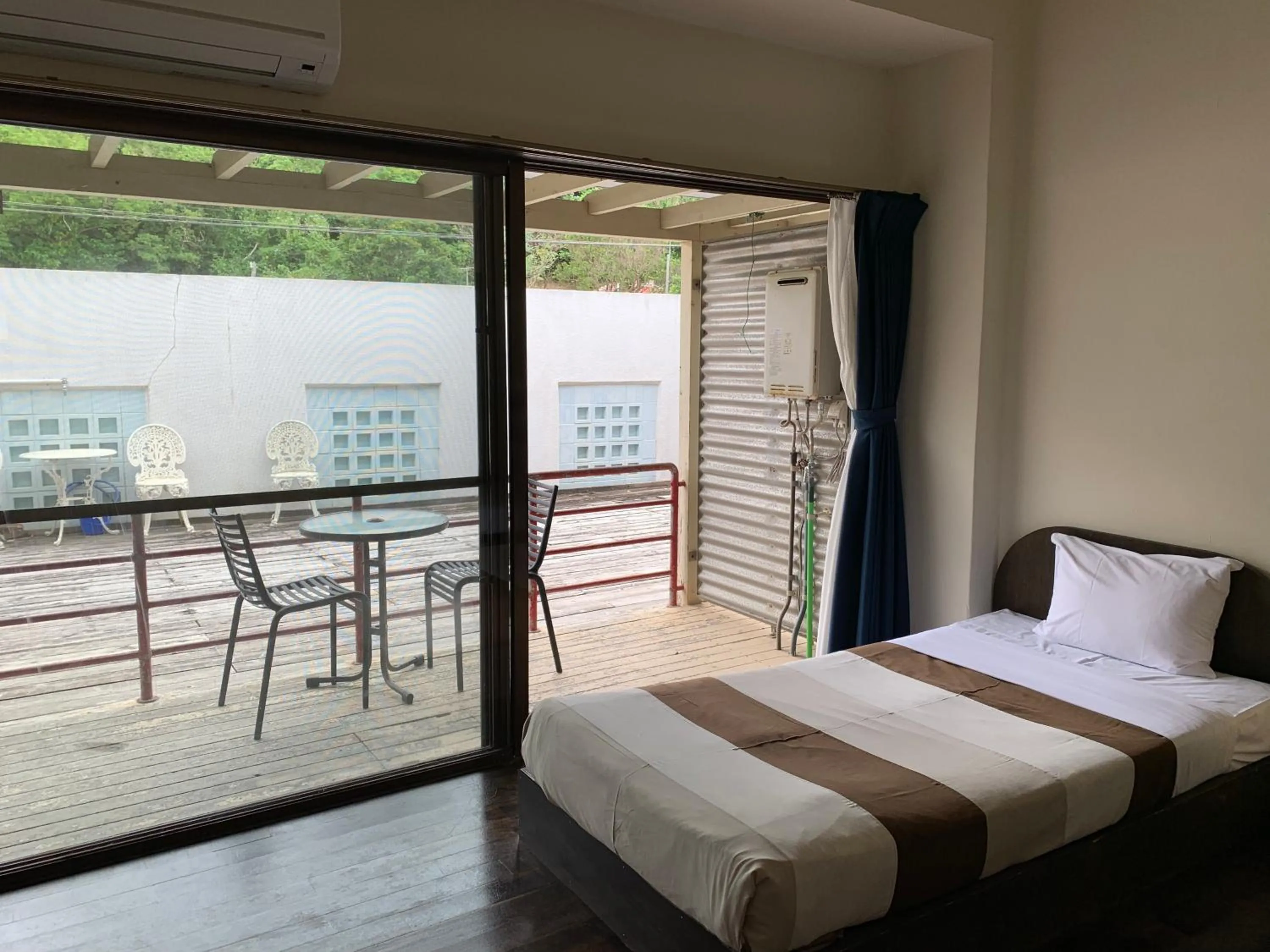View (from property/room), Bed in Hotel & Restaurant On the Beach Lue