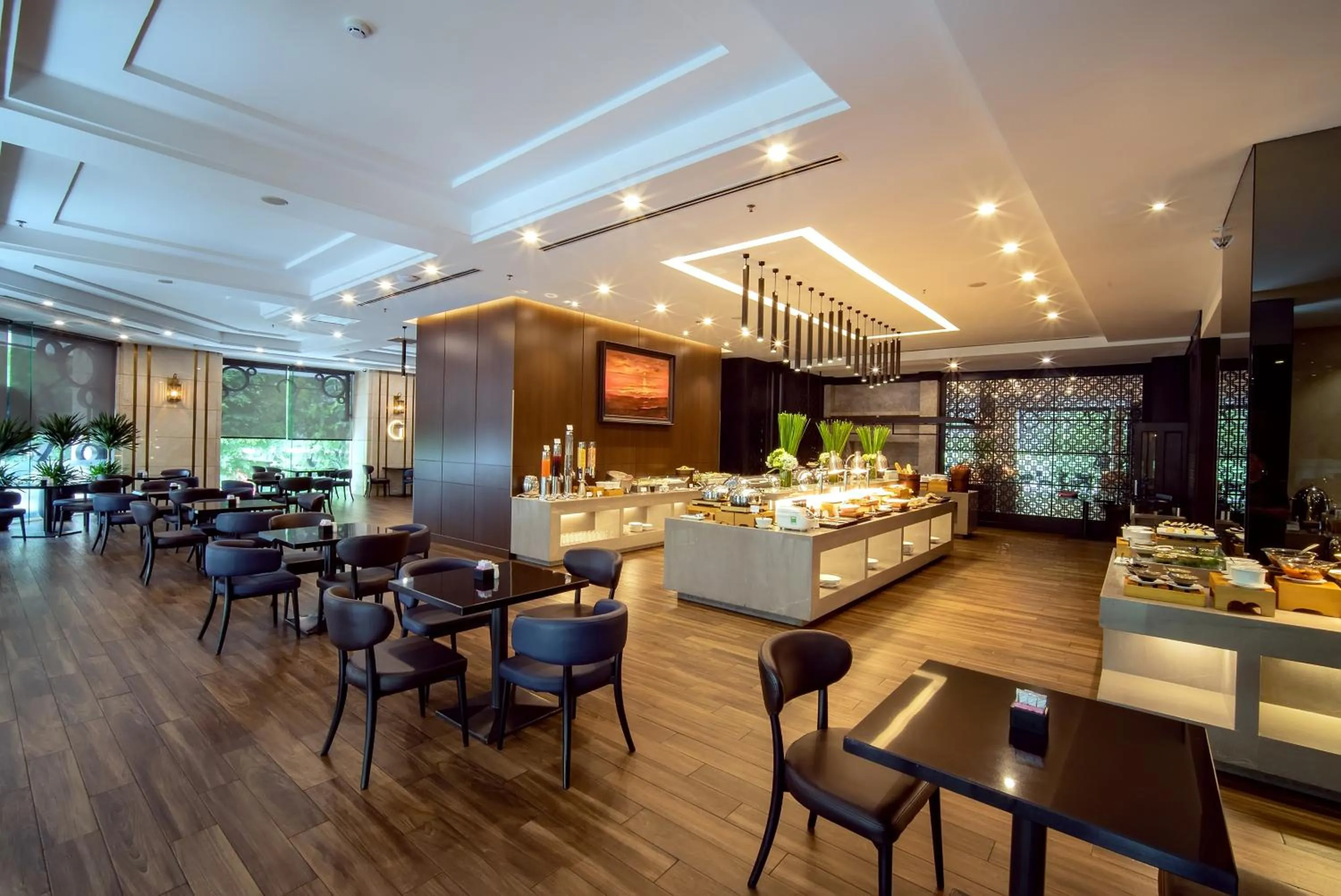 Restaurant/places to eat in Nhat Ha L’Opera Hotel