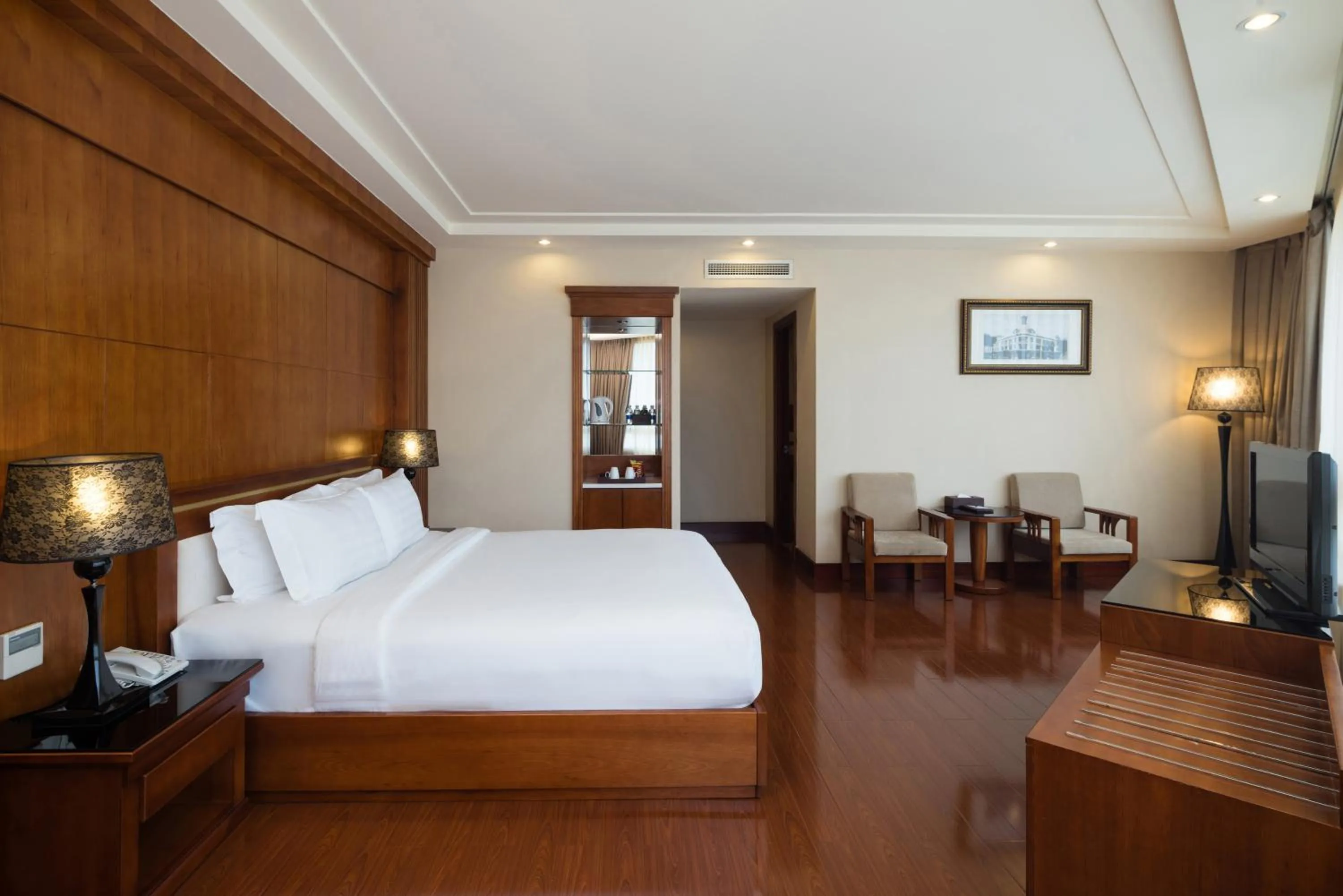 Photo of the whole room, Bed in Nhat Ha L’Opera Hotel