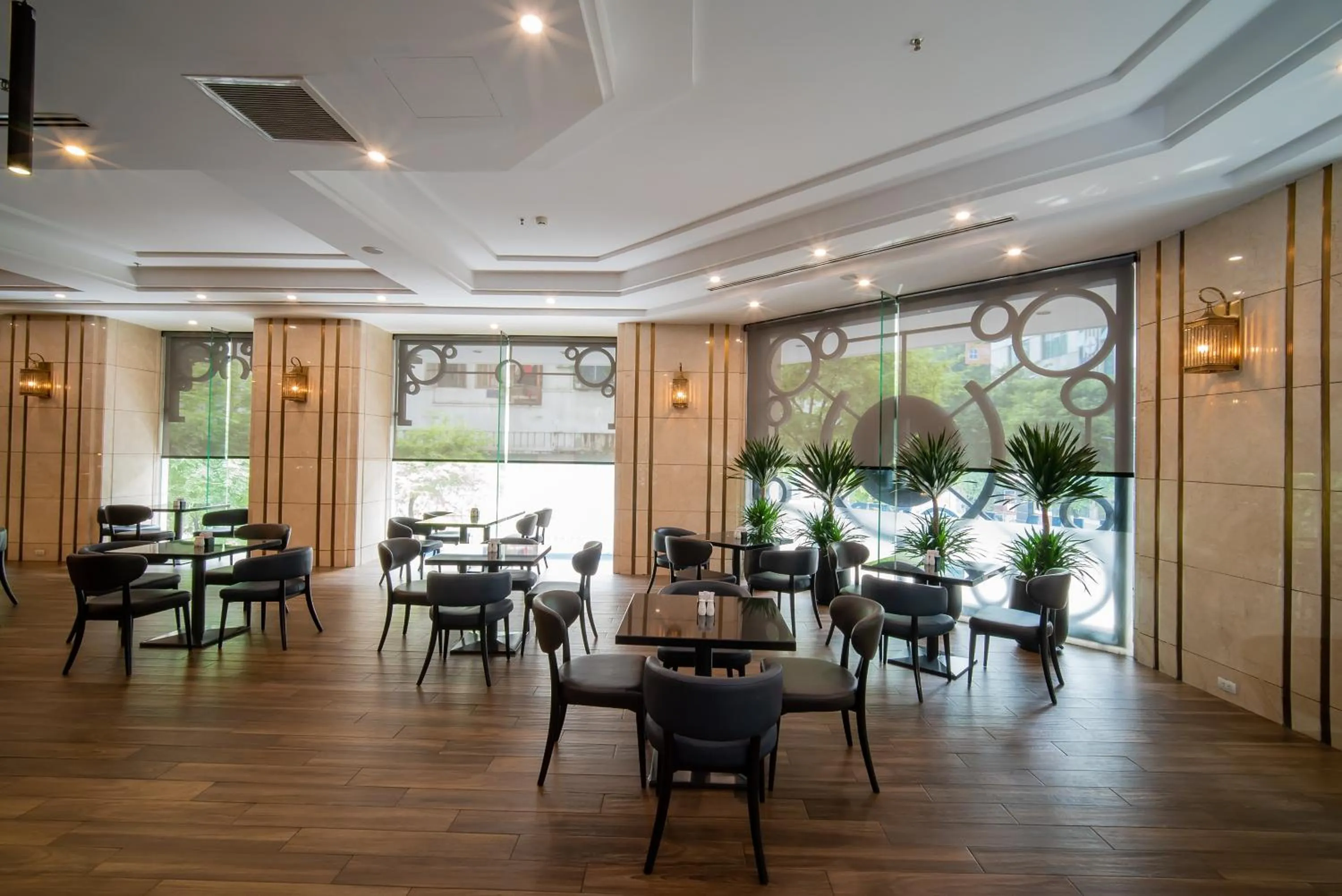 Restaurant/places to eat in Nhat Ha L’Opera Hotel