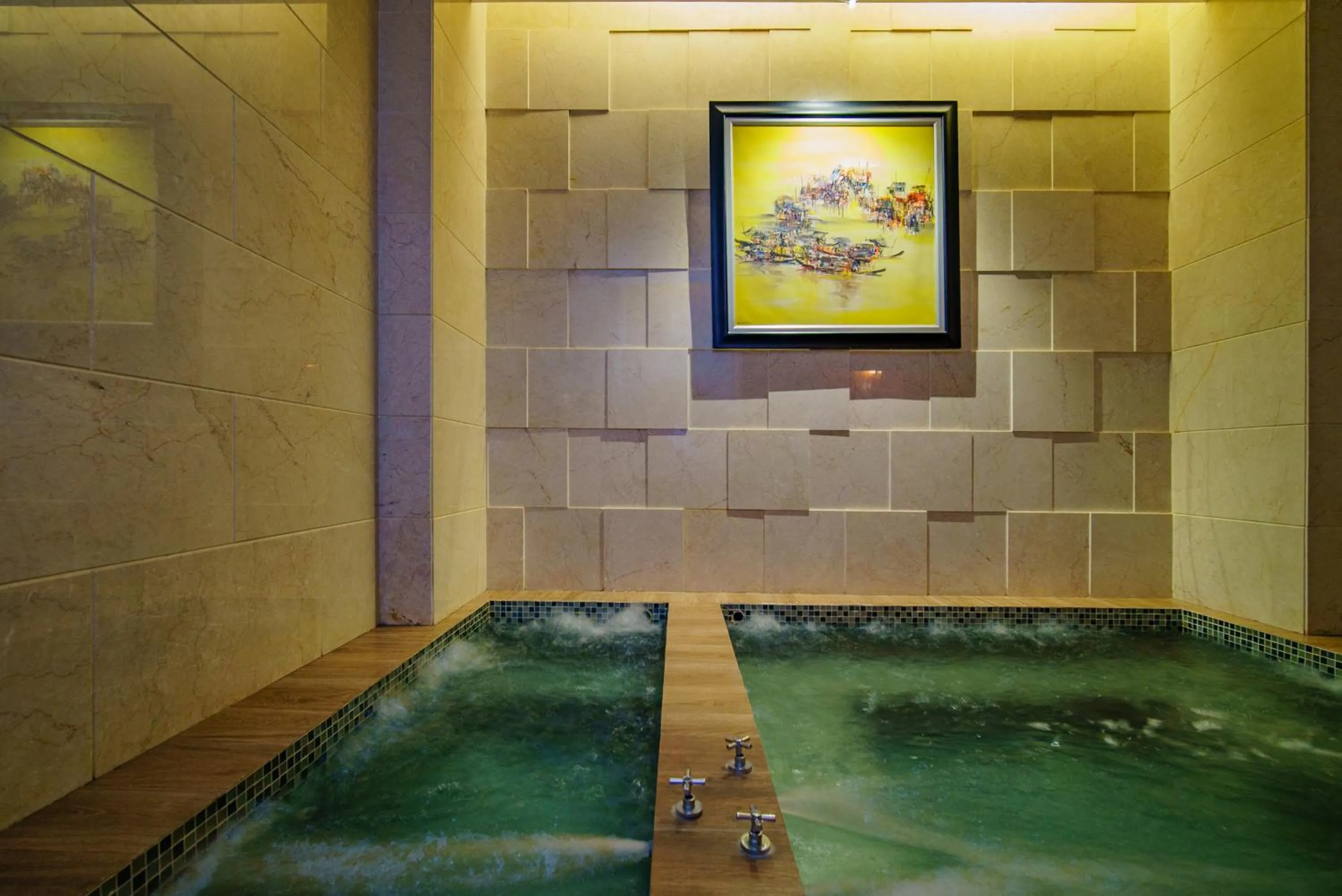 Sauna in Nhat Ha L’Opera Hotel