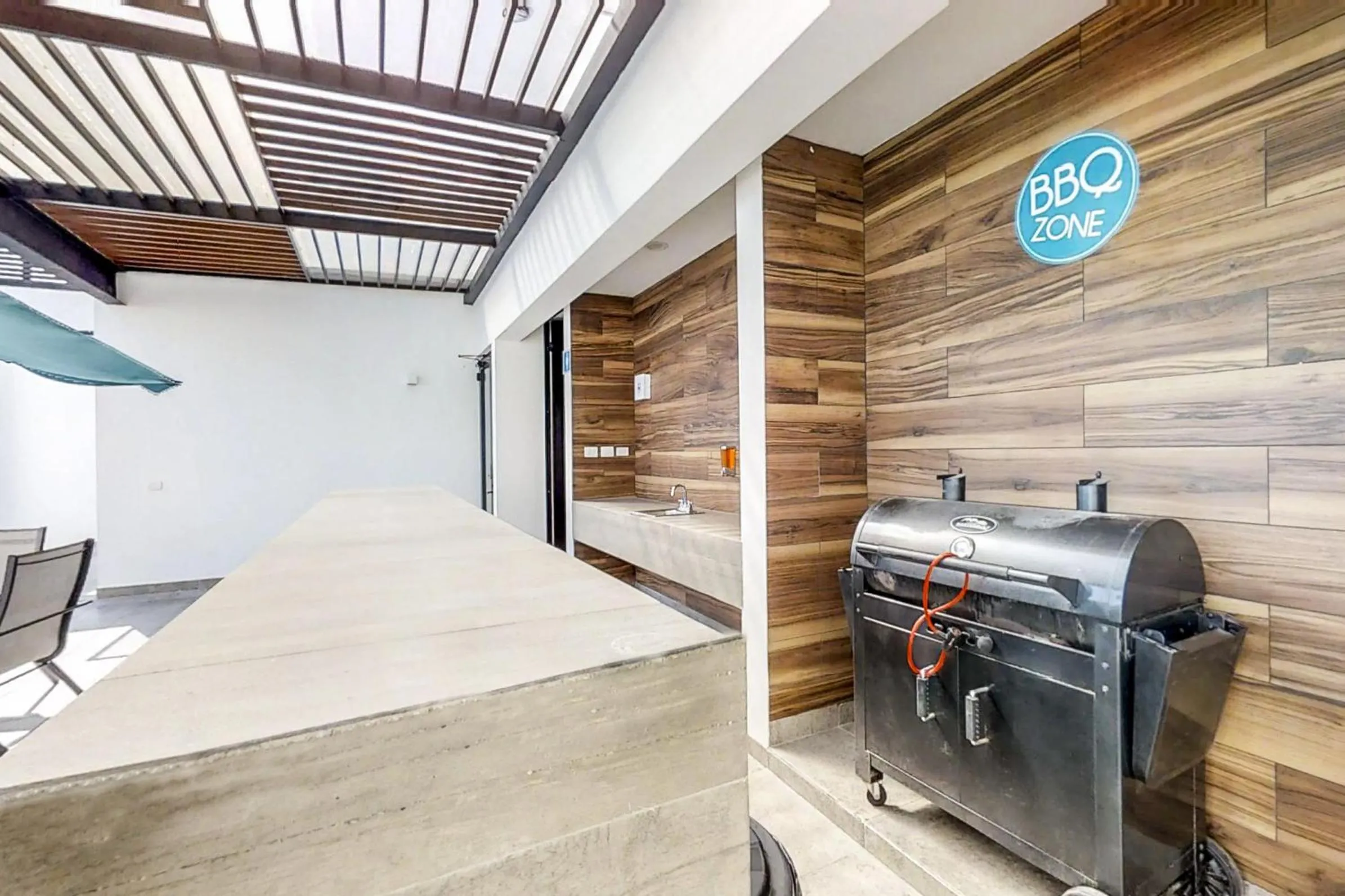 Icono Playa Condos, B307