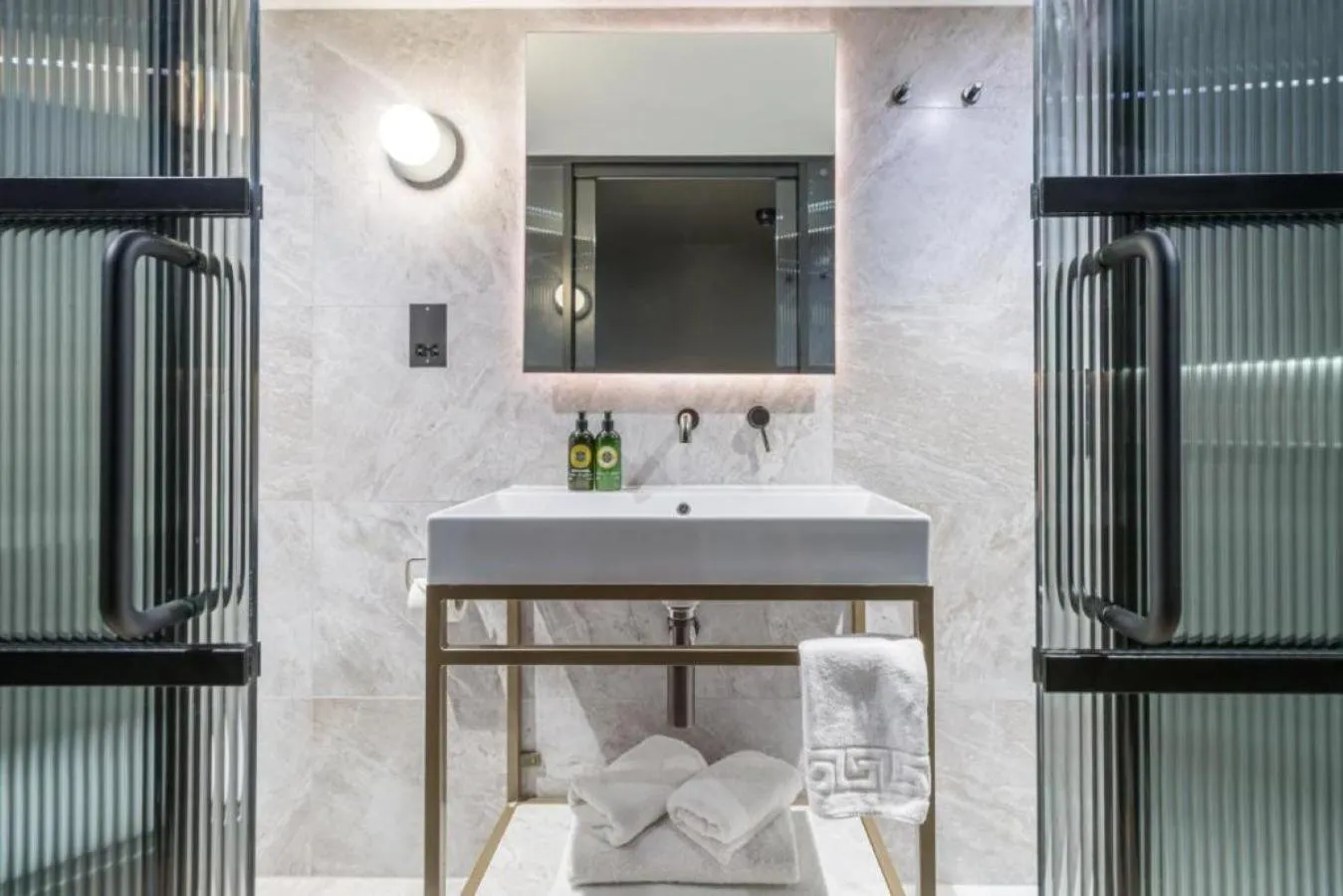 Bathroom in Velvet Hotel Manchester, WorldHotels Crafted