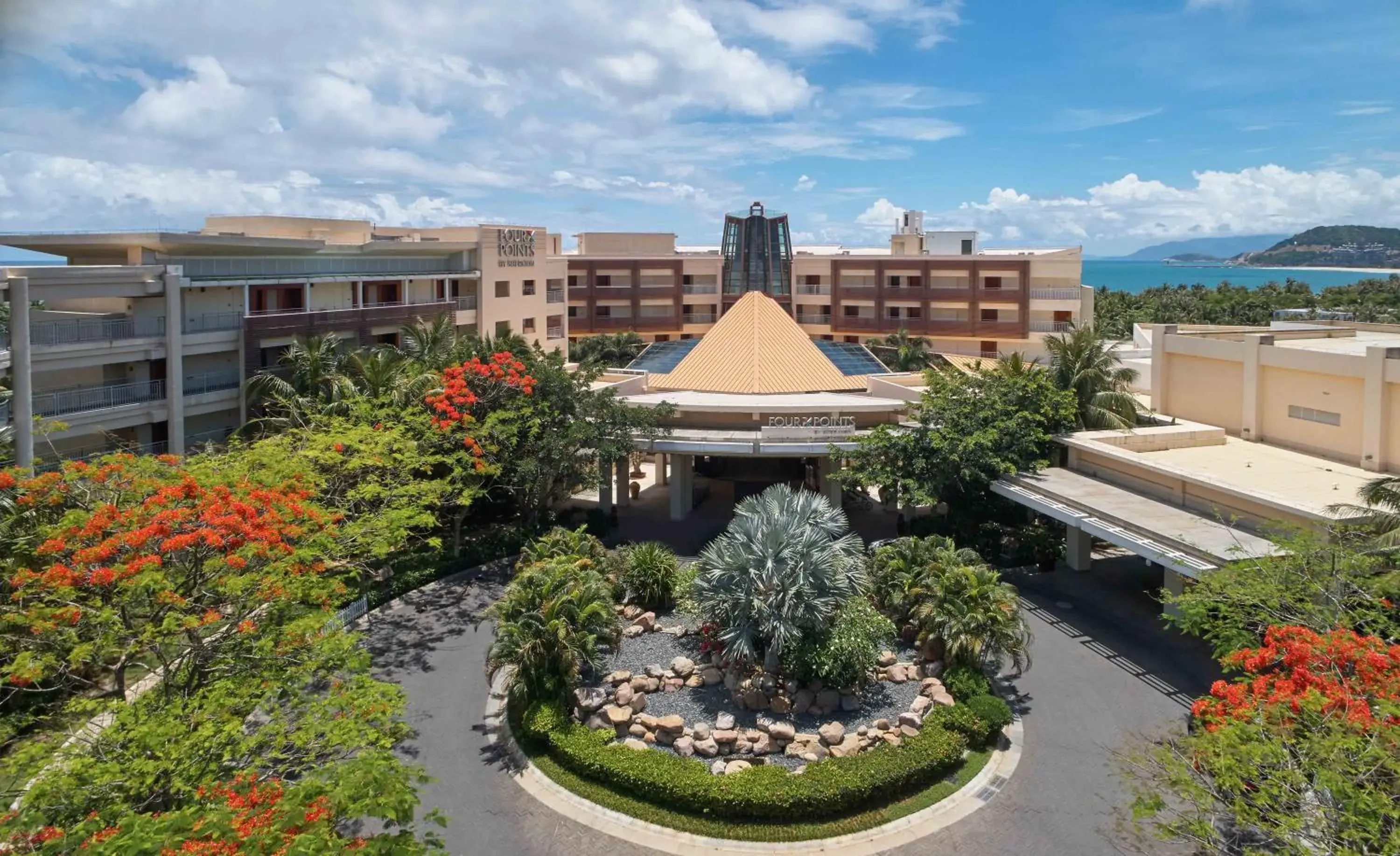 Guest room, 2 Twin/Single Bed(s), Partial ocean view in Four Points by Sheraton Shenzhou Peninsula Resort Guest room, 2 Twin/Single Bed(s), Partial ocean view in Four Points by Sheraton Shenzhou Peninsula Resort