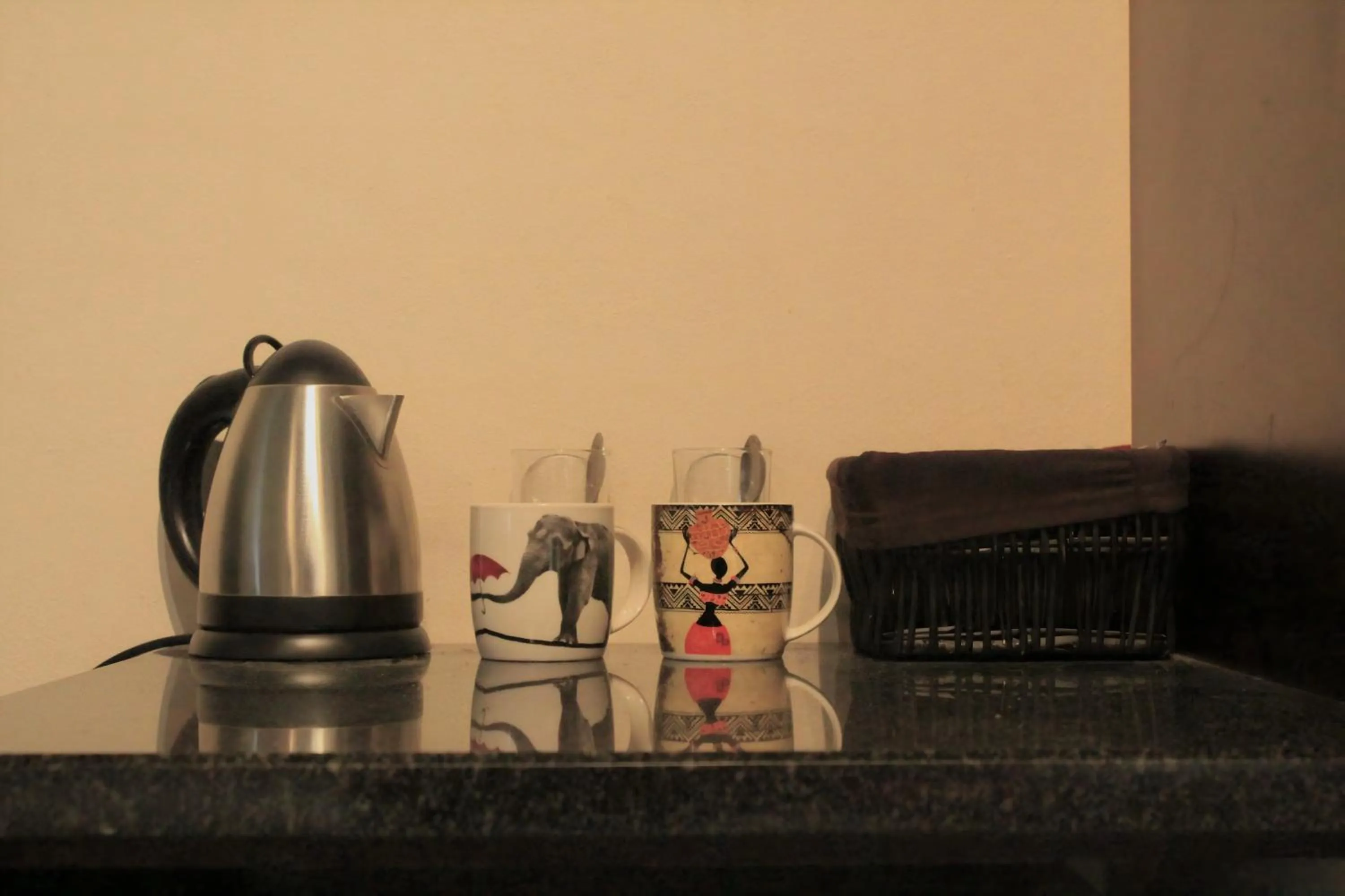 Coffee/tea facilities in Blue Hills Lodge