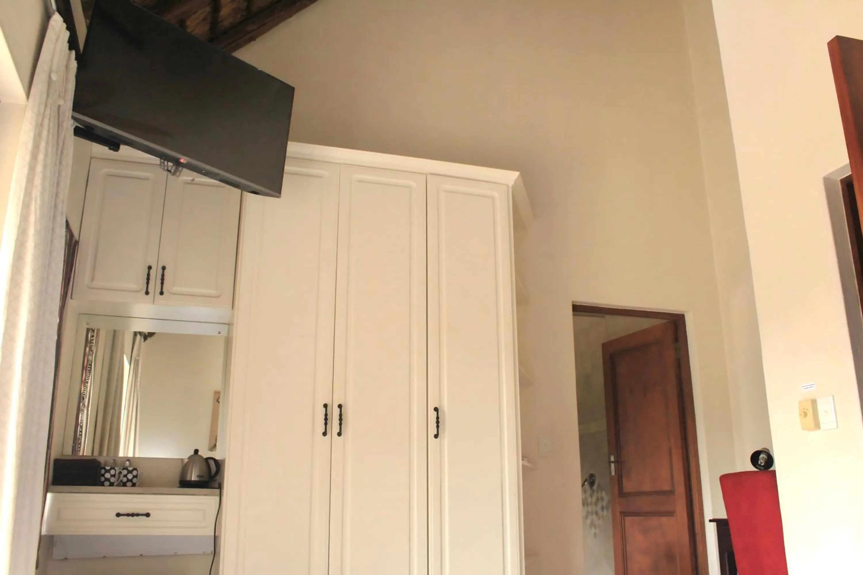 TV and multimedia in Blue Hills Lodge