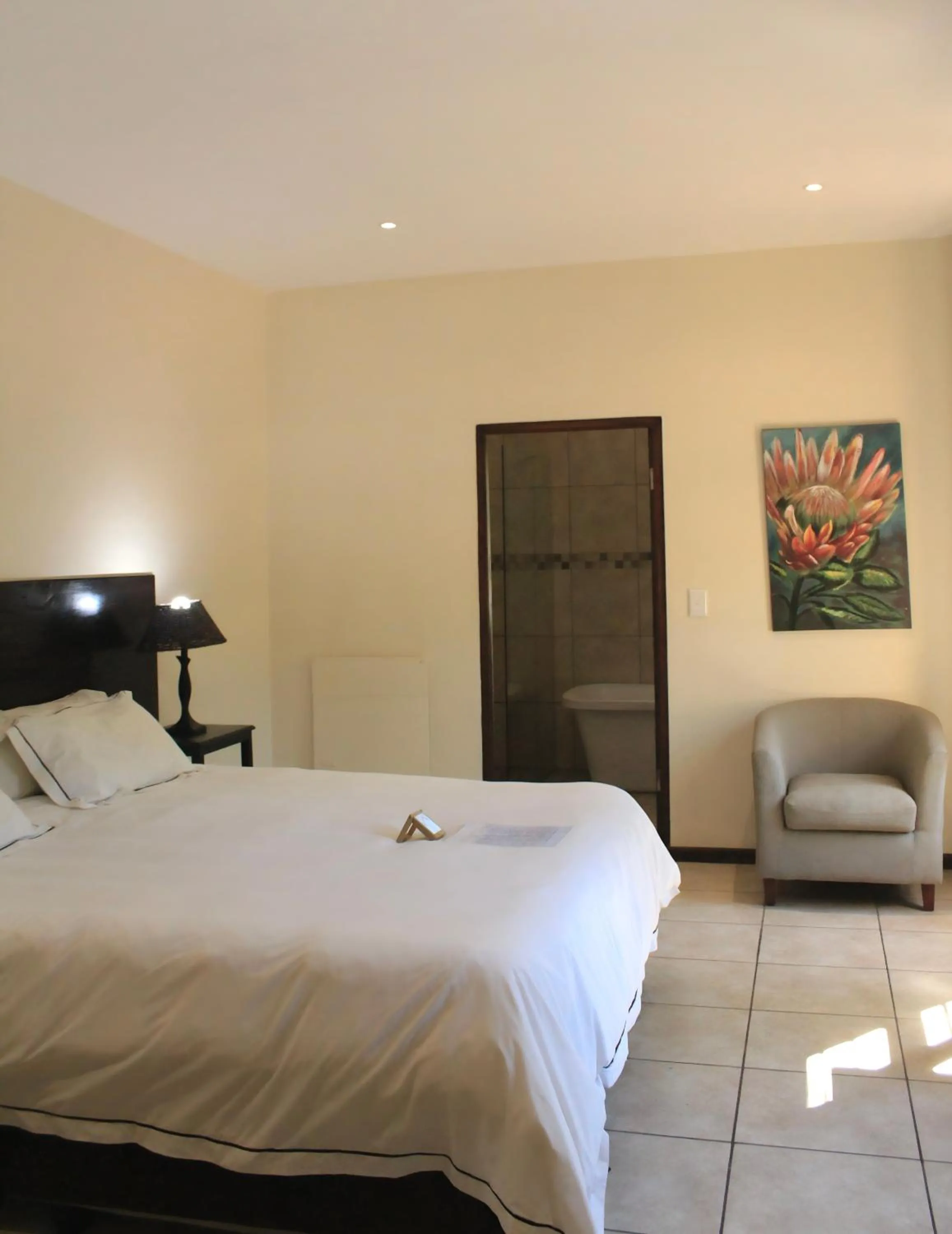 Bedroom, Bed in Blue Hills Lodge