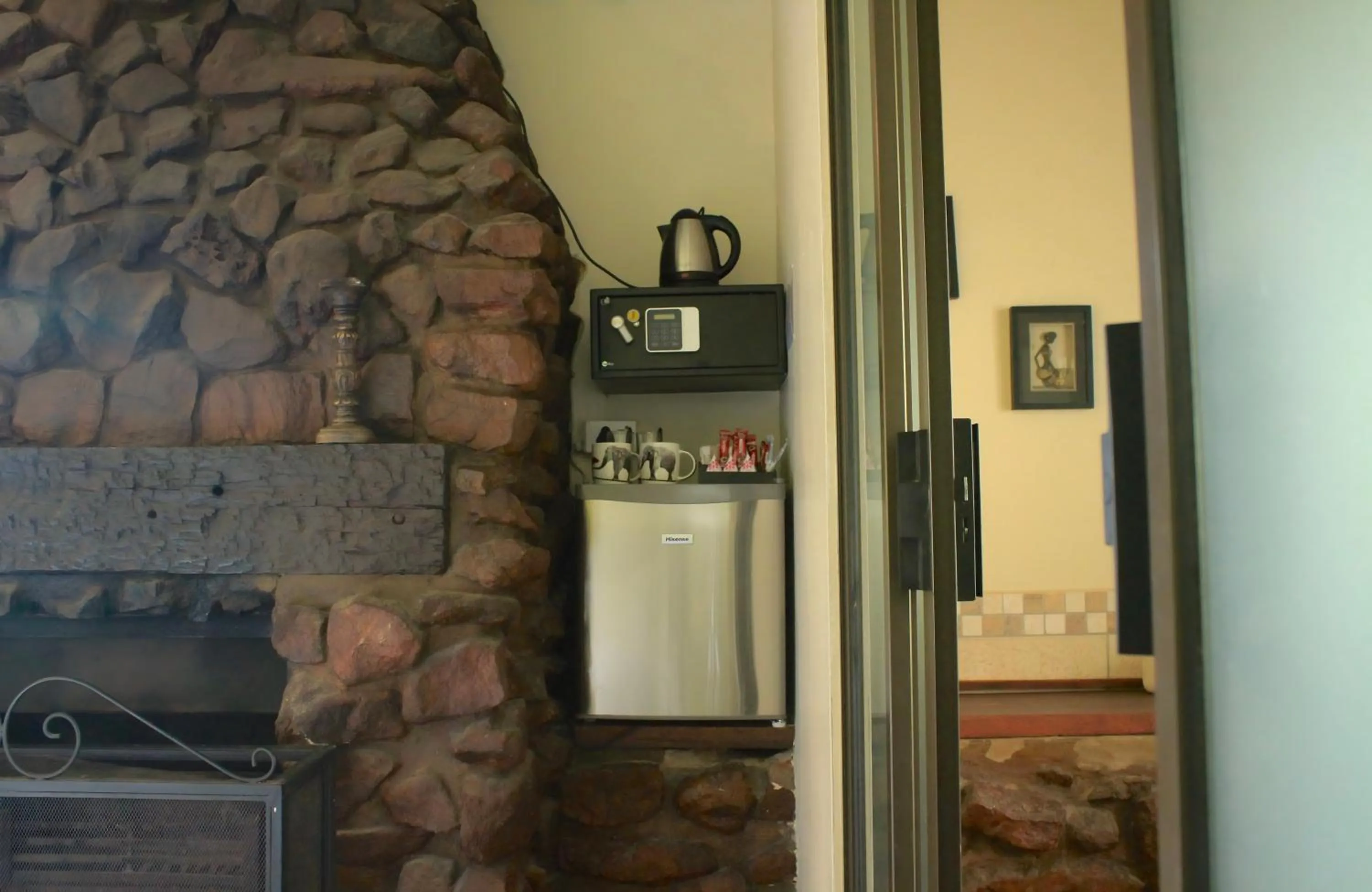 Coffee/tea facilities in Blue Hills Lodge