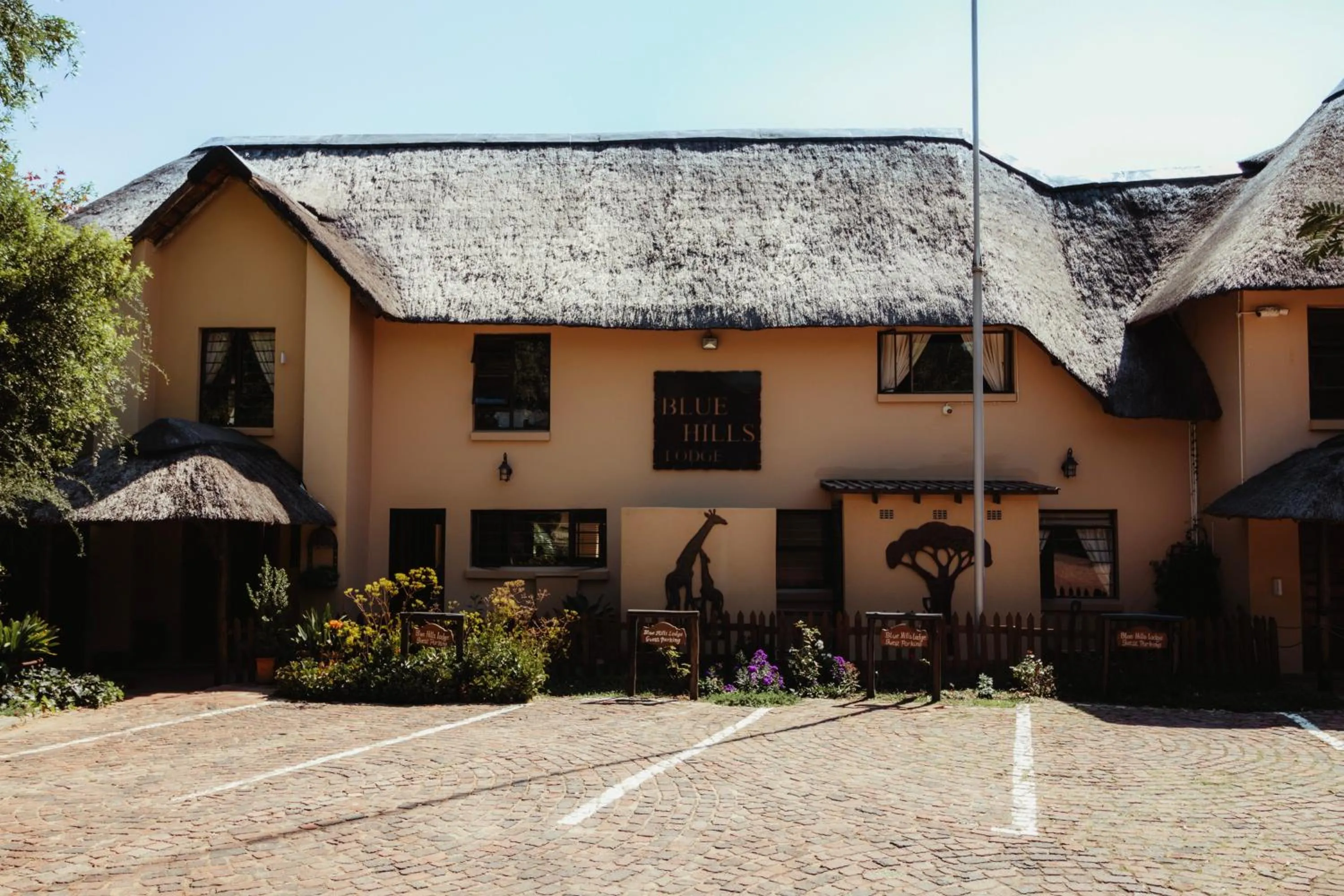 Facade/entrance in Blue Hills Lodge