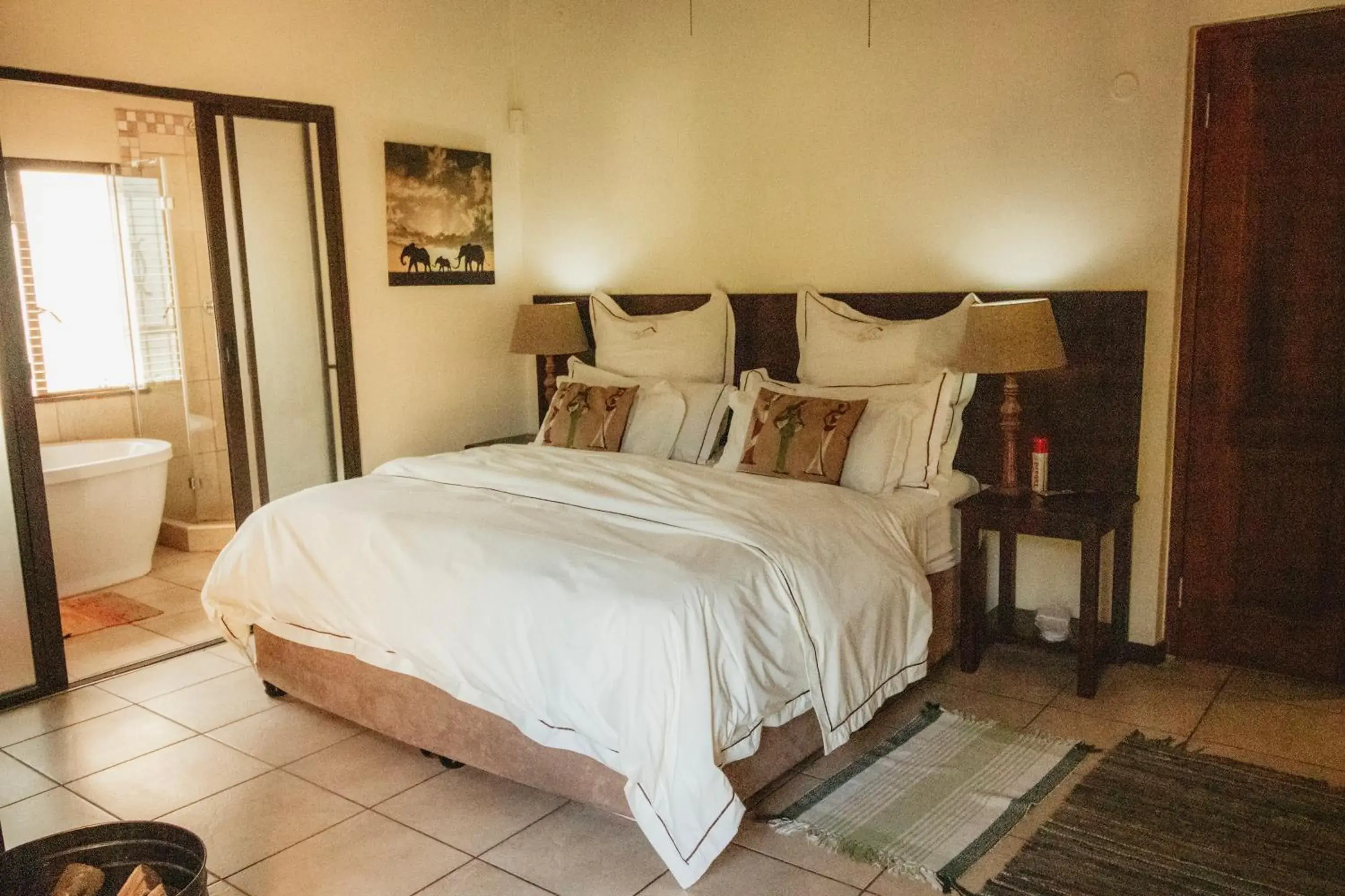 Luxury Suite - single occupancy - King Bed in Blue Hills Lodge Luxury Suite - single occupancy - King Bed in Blue Hills Lodge