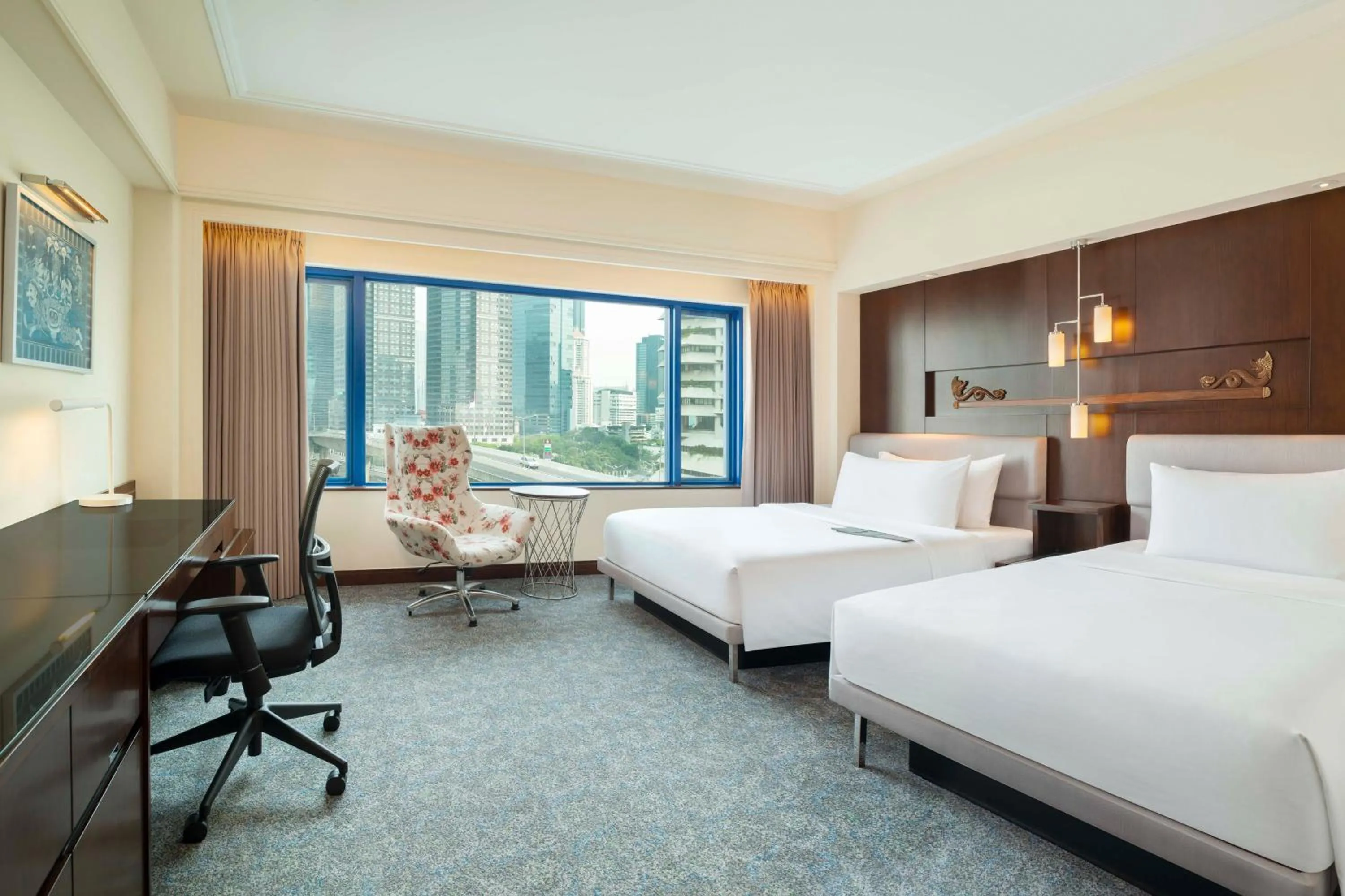 Photo of the whole room, Bed in Le Meridien Jakarta
