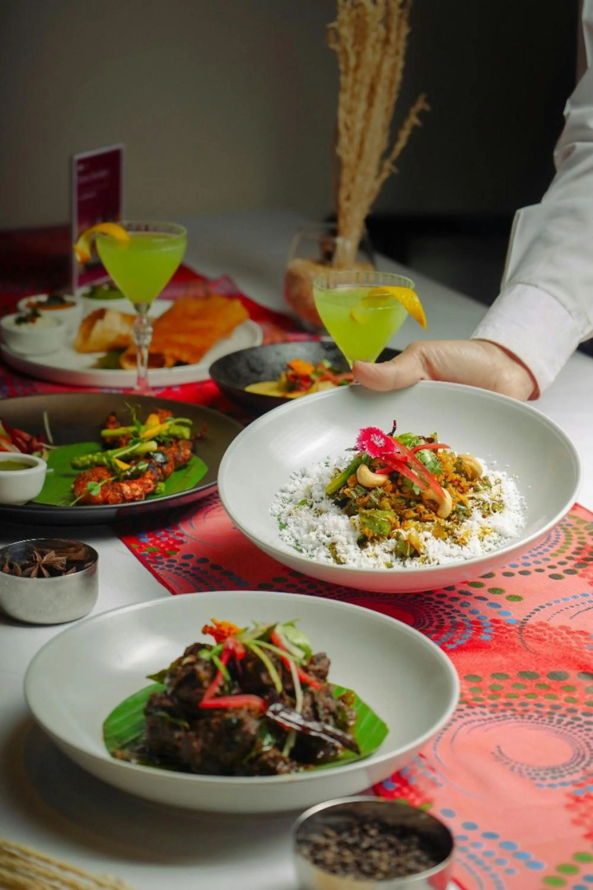 Restaurant/places to eat in Le Meridien Jakarta