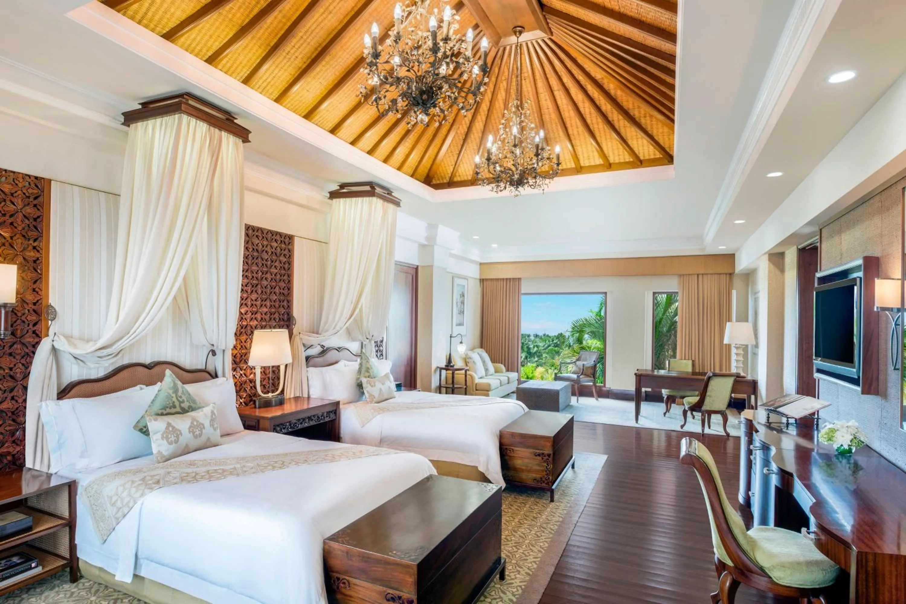 Photo of the whole room, Bed in The St. Regis Bali Resort