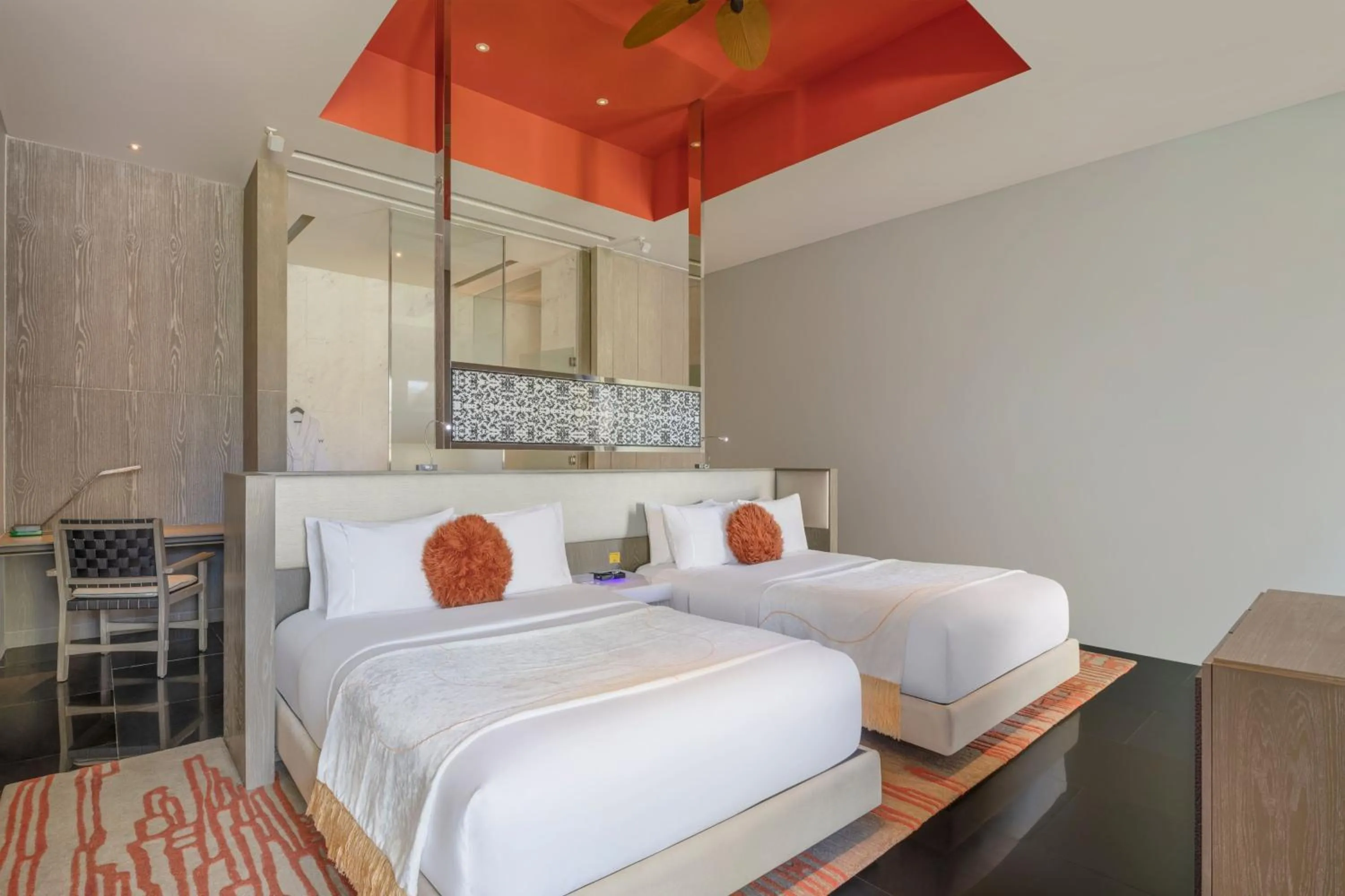 Swimming pool, Bed in W Bali - Seminyak