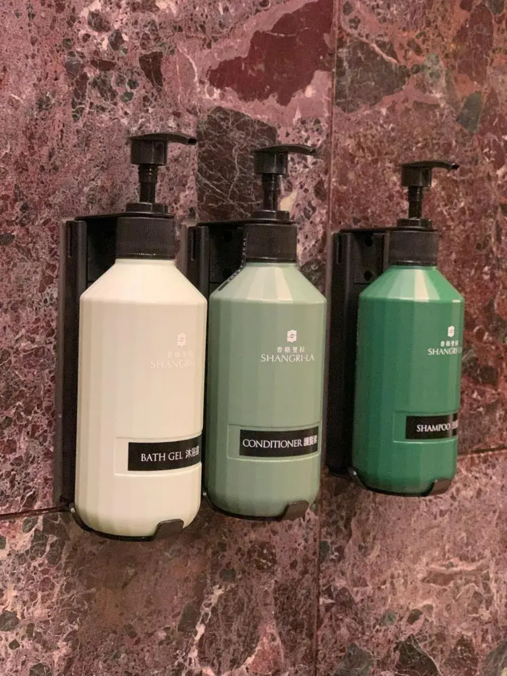 Deluxe Twin Room in Shangri-La Far Eastern, Taipei Deluxe Twin Room in Shangri-La Far Eastern, Taipei