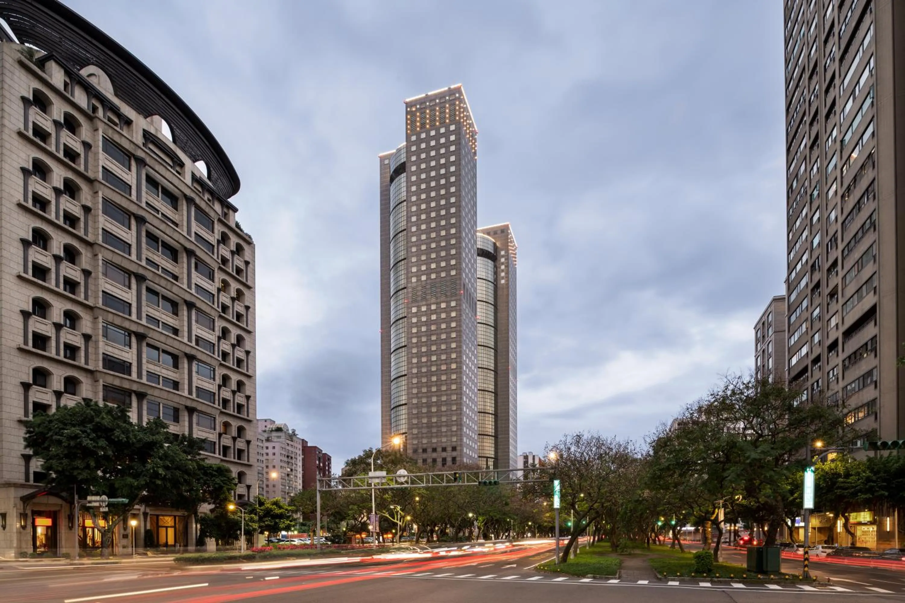 Property building in Shangri-La Far Eastern, Taipei