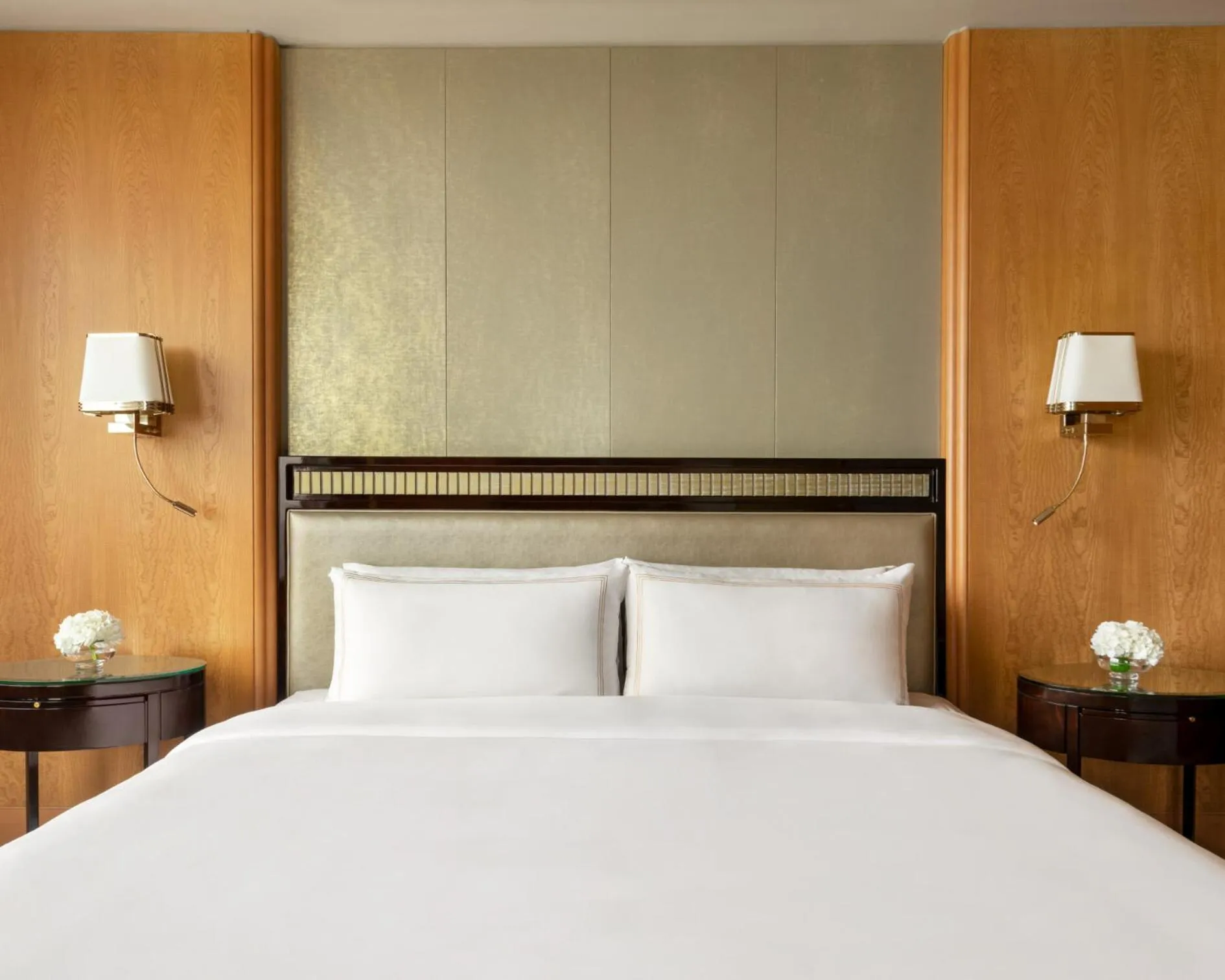 Bed in Shangri-La Far Eastern, Taipei