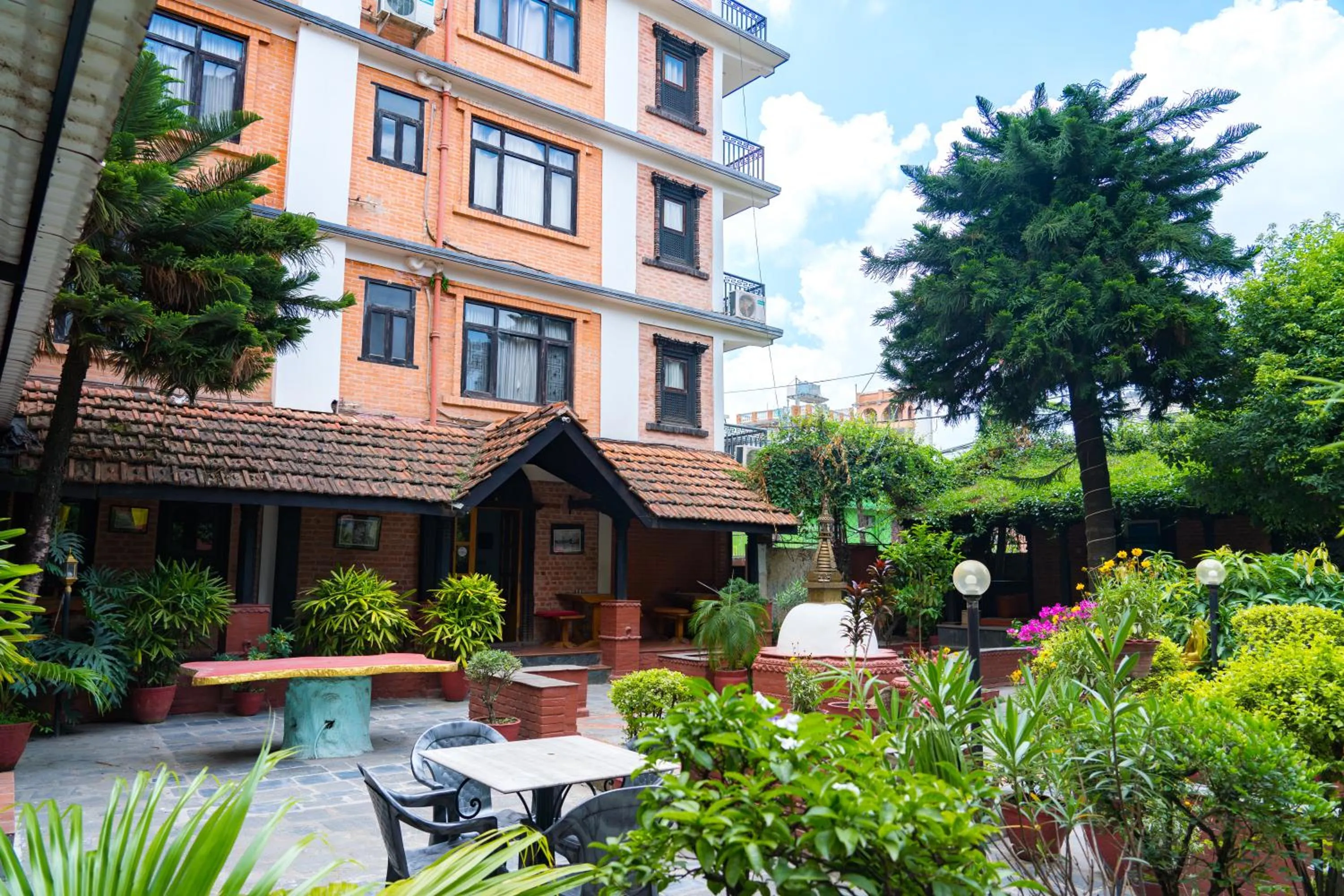 Restaurant/places to eat in Hotel Ganesh Himal