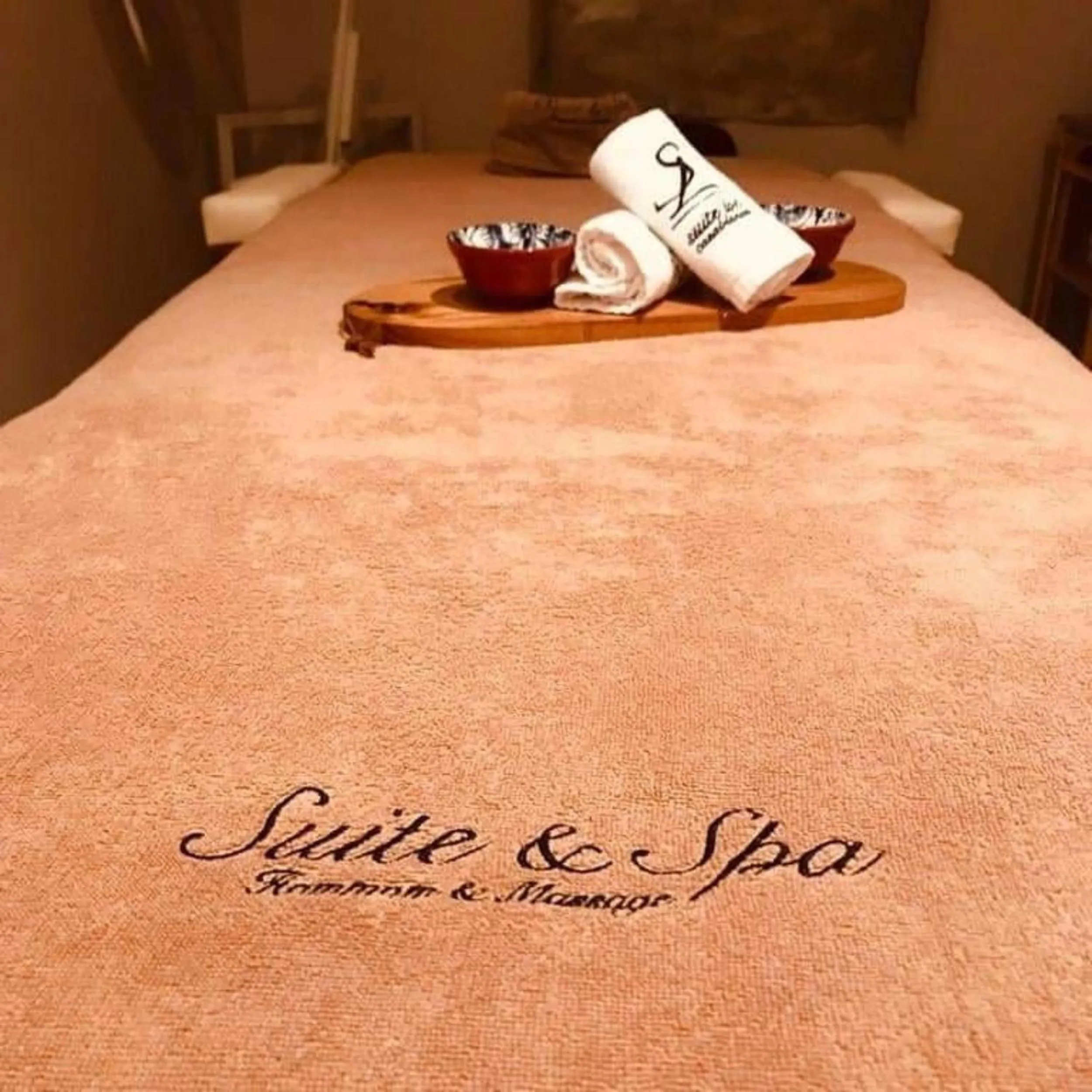 Massage, Bed in Suite Loc Suite & Spa