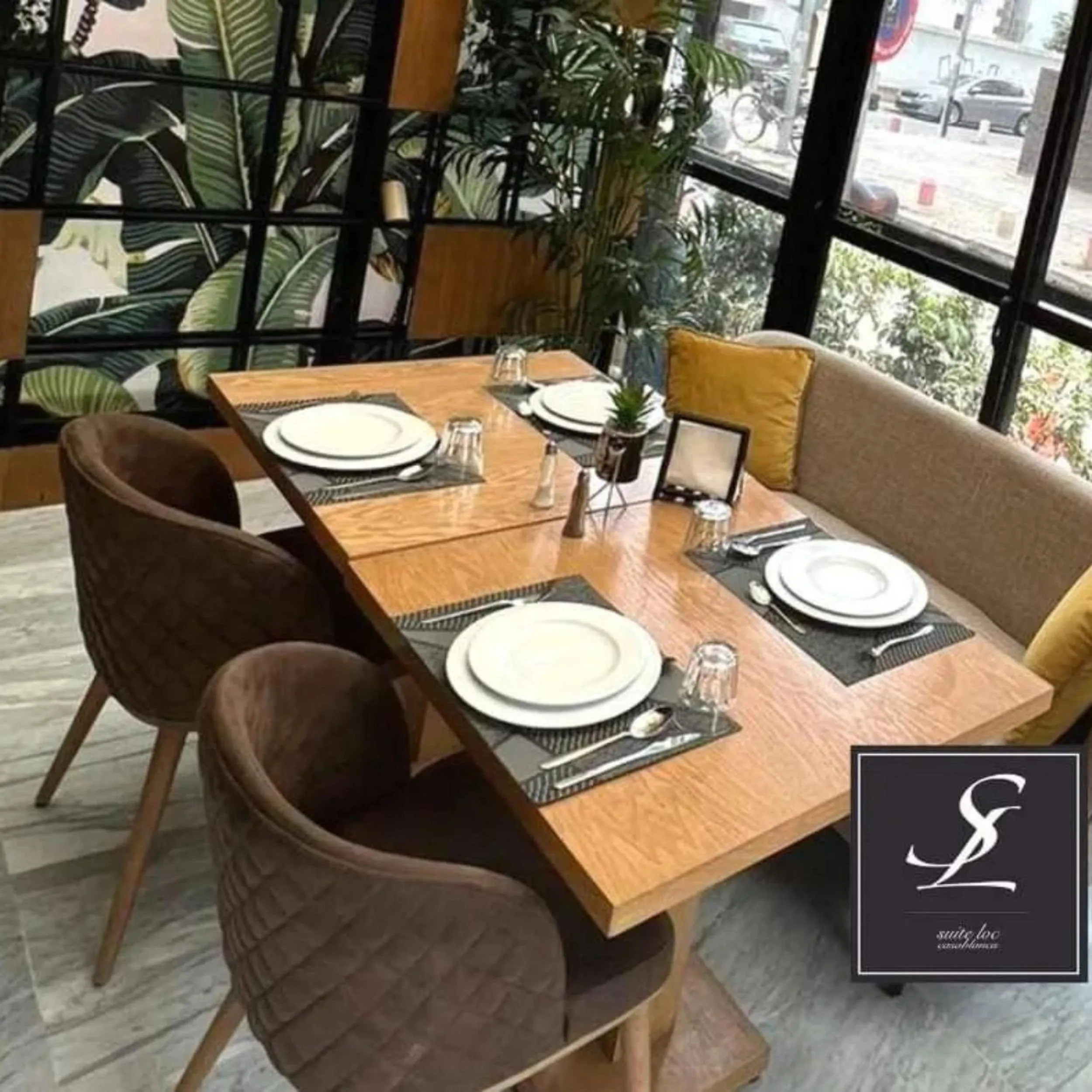 Restaurant/places to eat in Suite Loc Suite & Spa