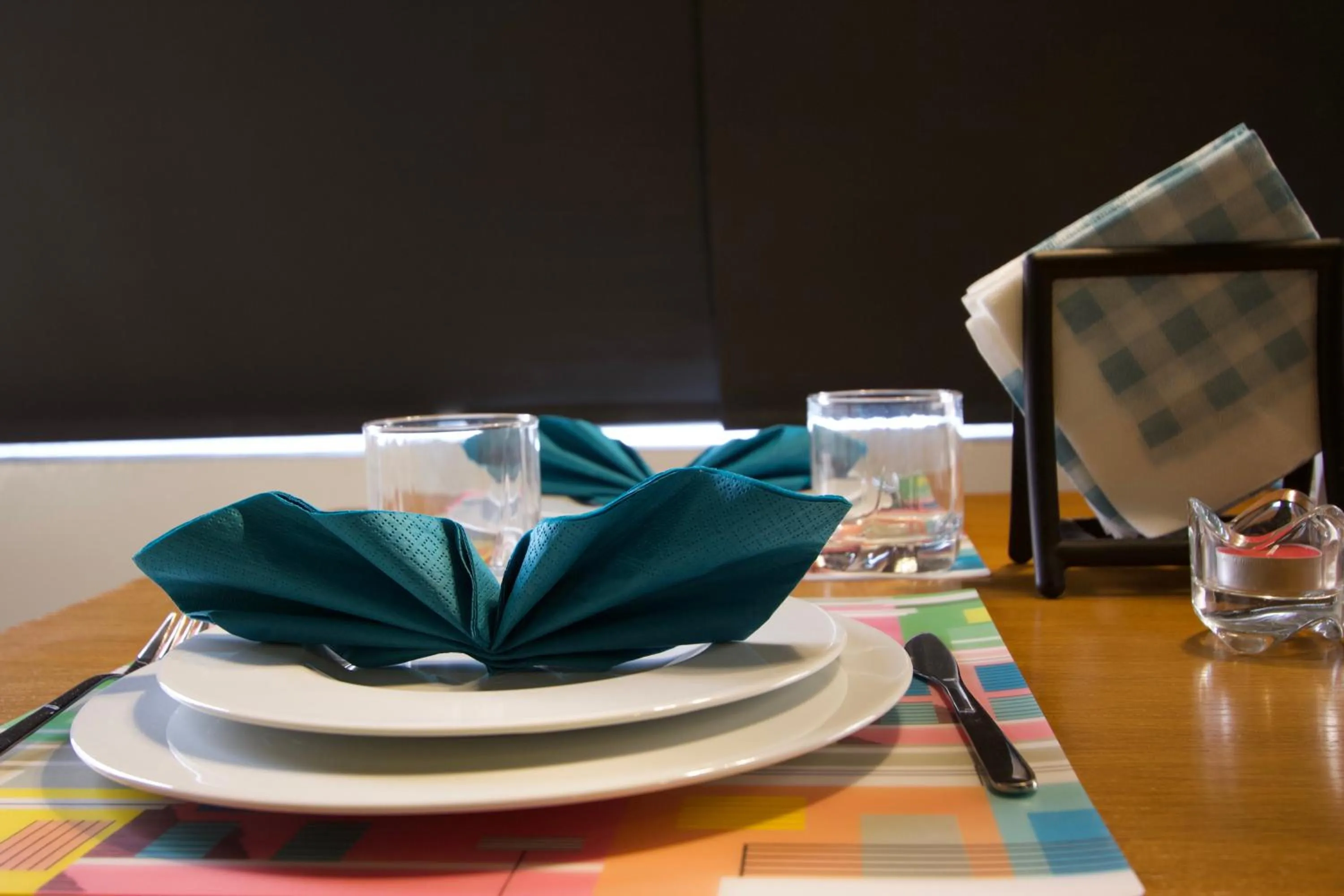 Restaurant/places to eat in Suite Loc Suite & Spa