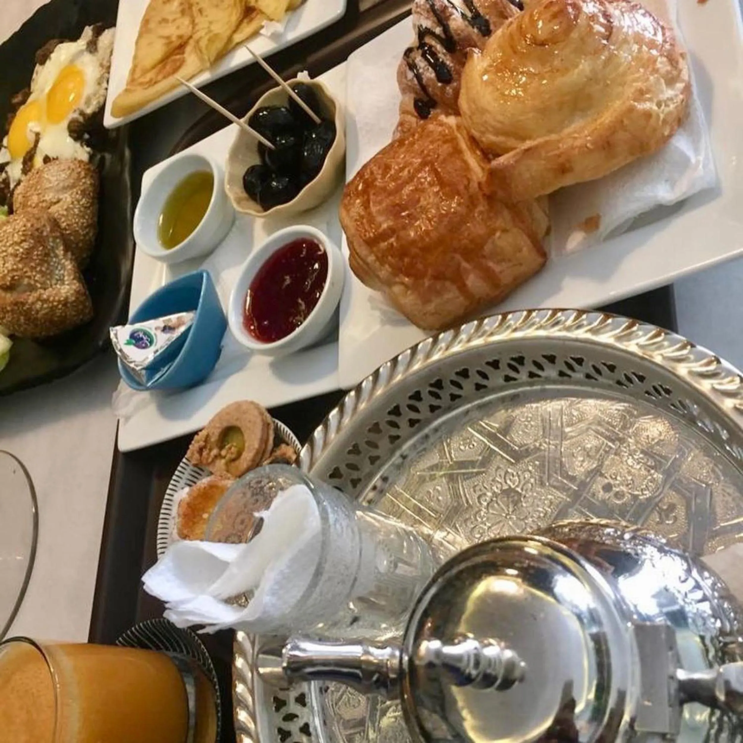 Breakfast in Suite Loc Suite & Spa