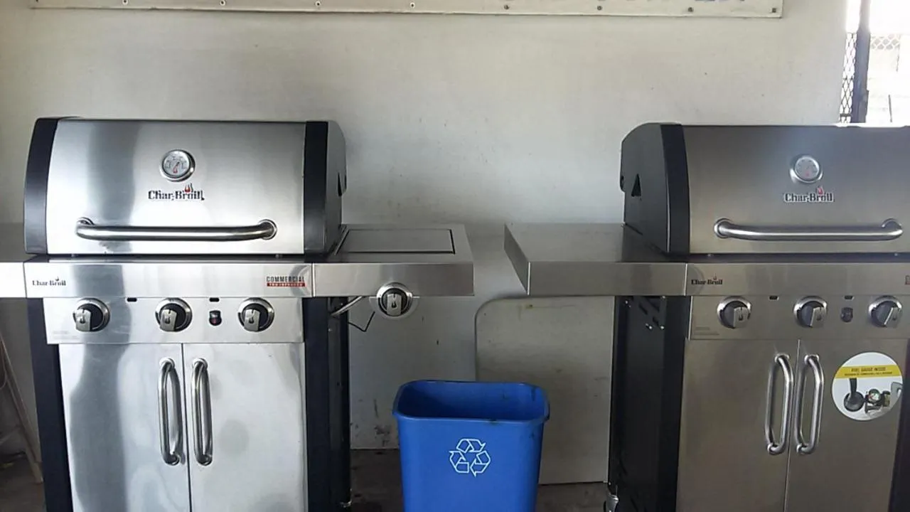 BBQ facilities in Tide Winds Motel