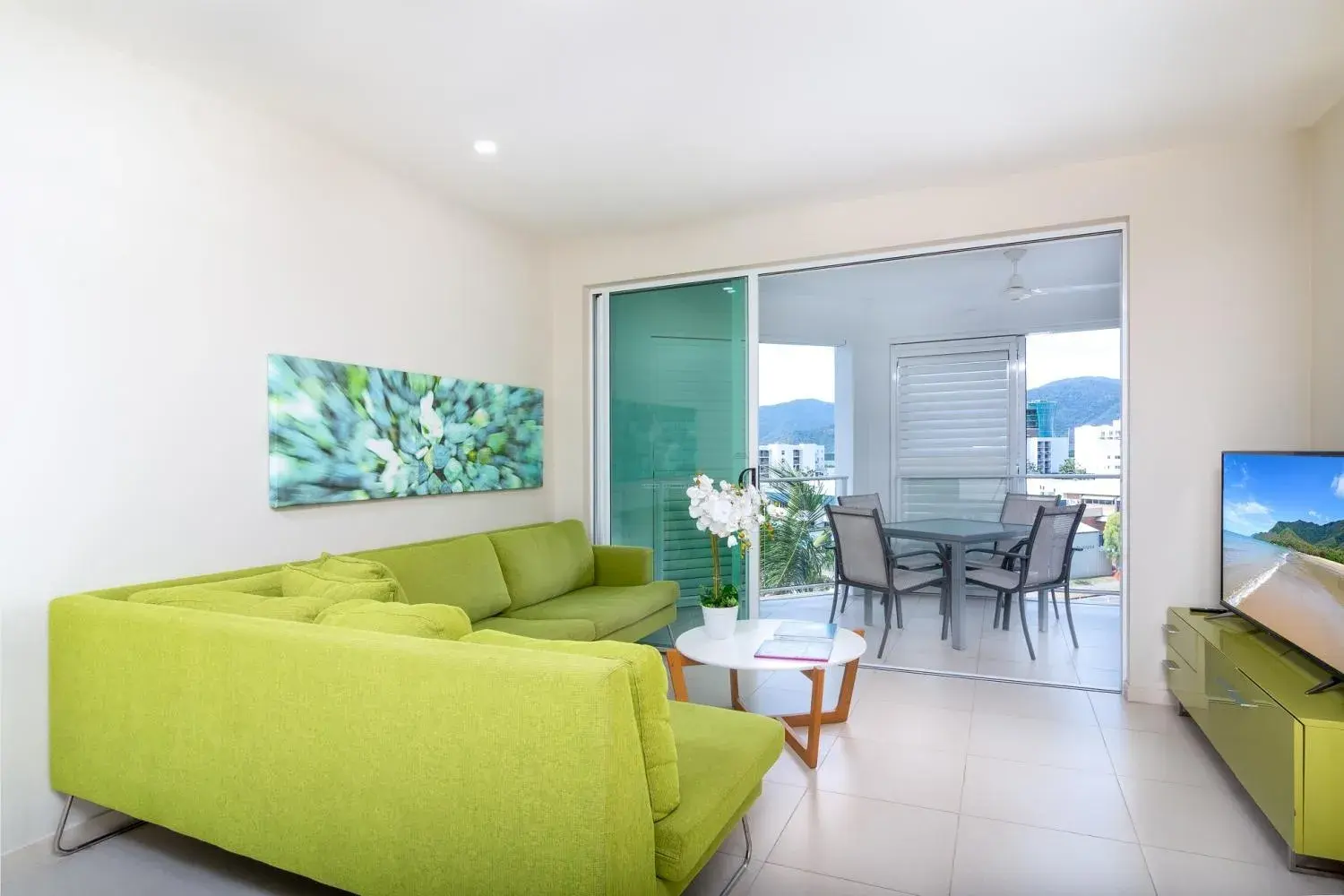 Two-Bedroom Apartment in 201 Lake Street Two-Bedroom Apartment in 201 Lake Street