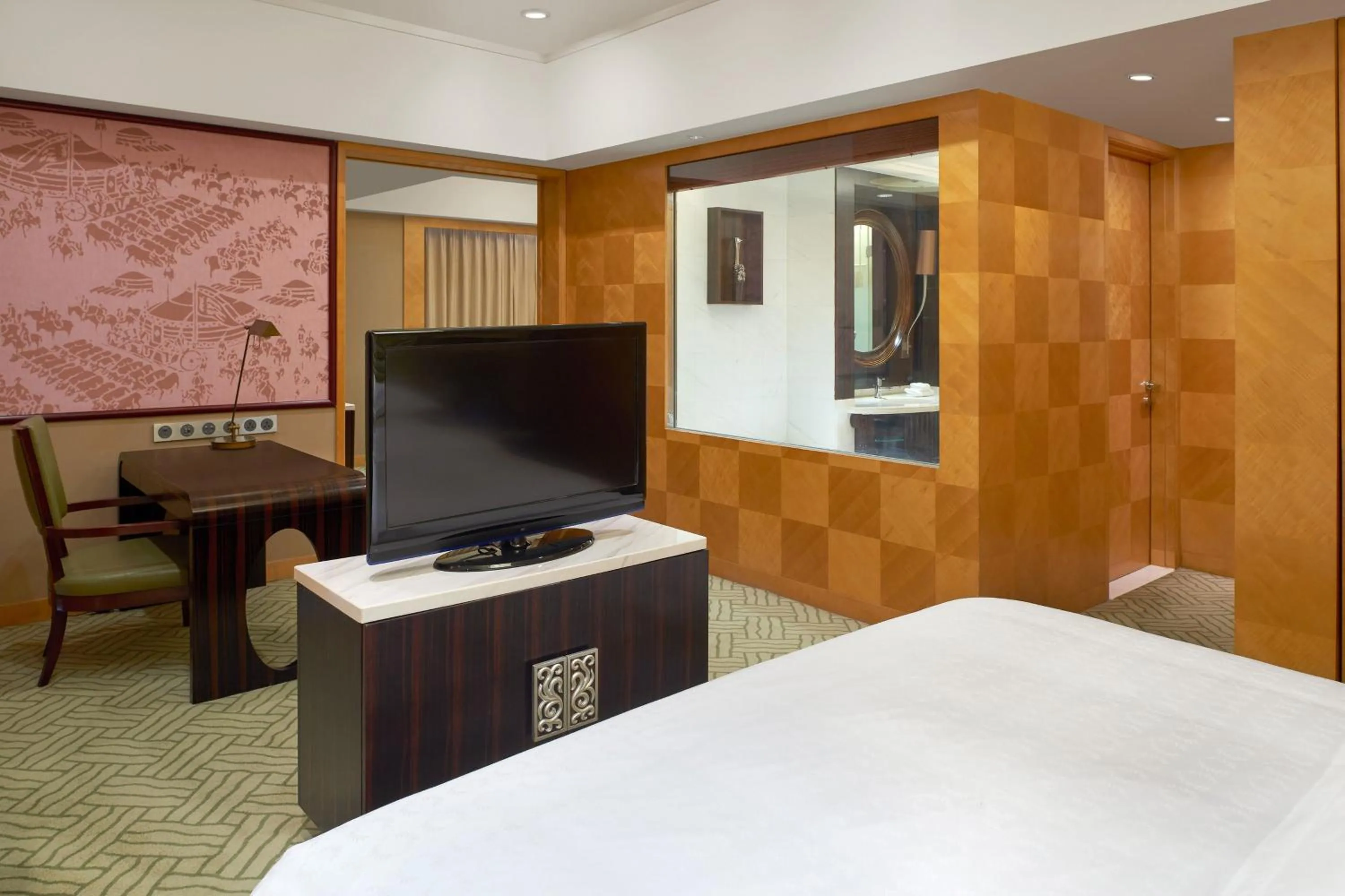 Bedroom, Bed in Sheraton Hohhot Hotel