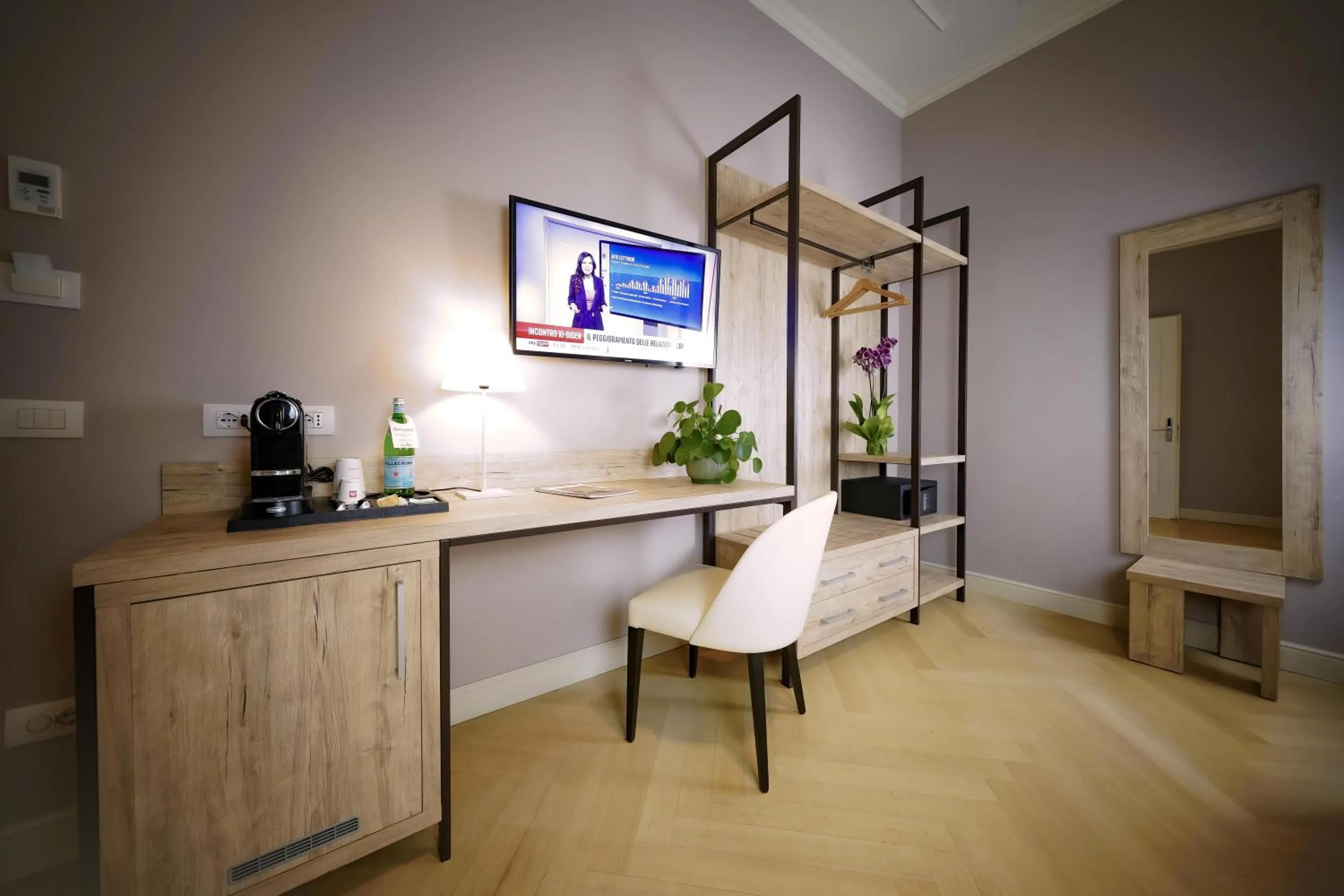 TV and multimedia in Bergamo Inn 43