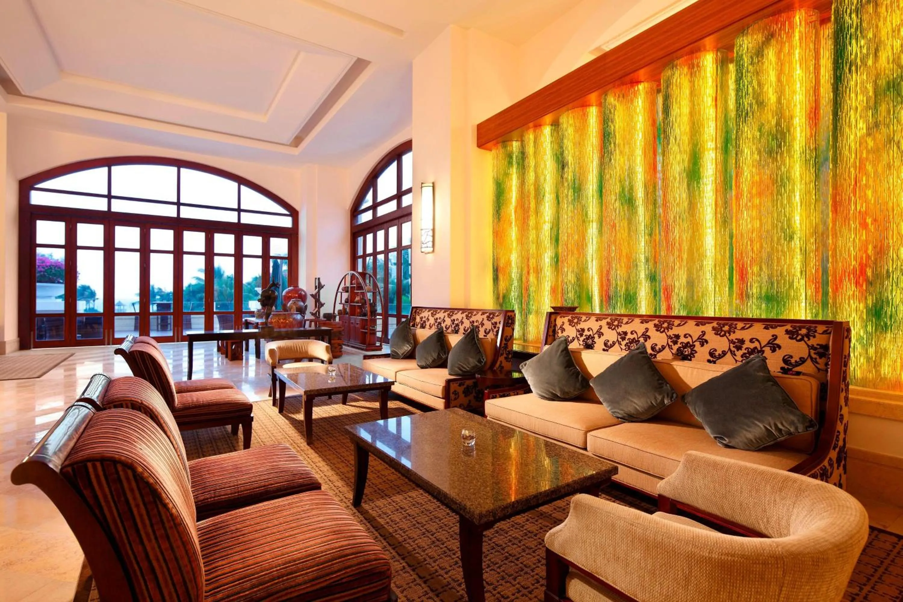 Lounge or bar in Sheraton Haikou Hotel