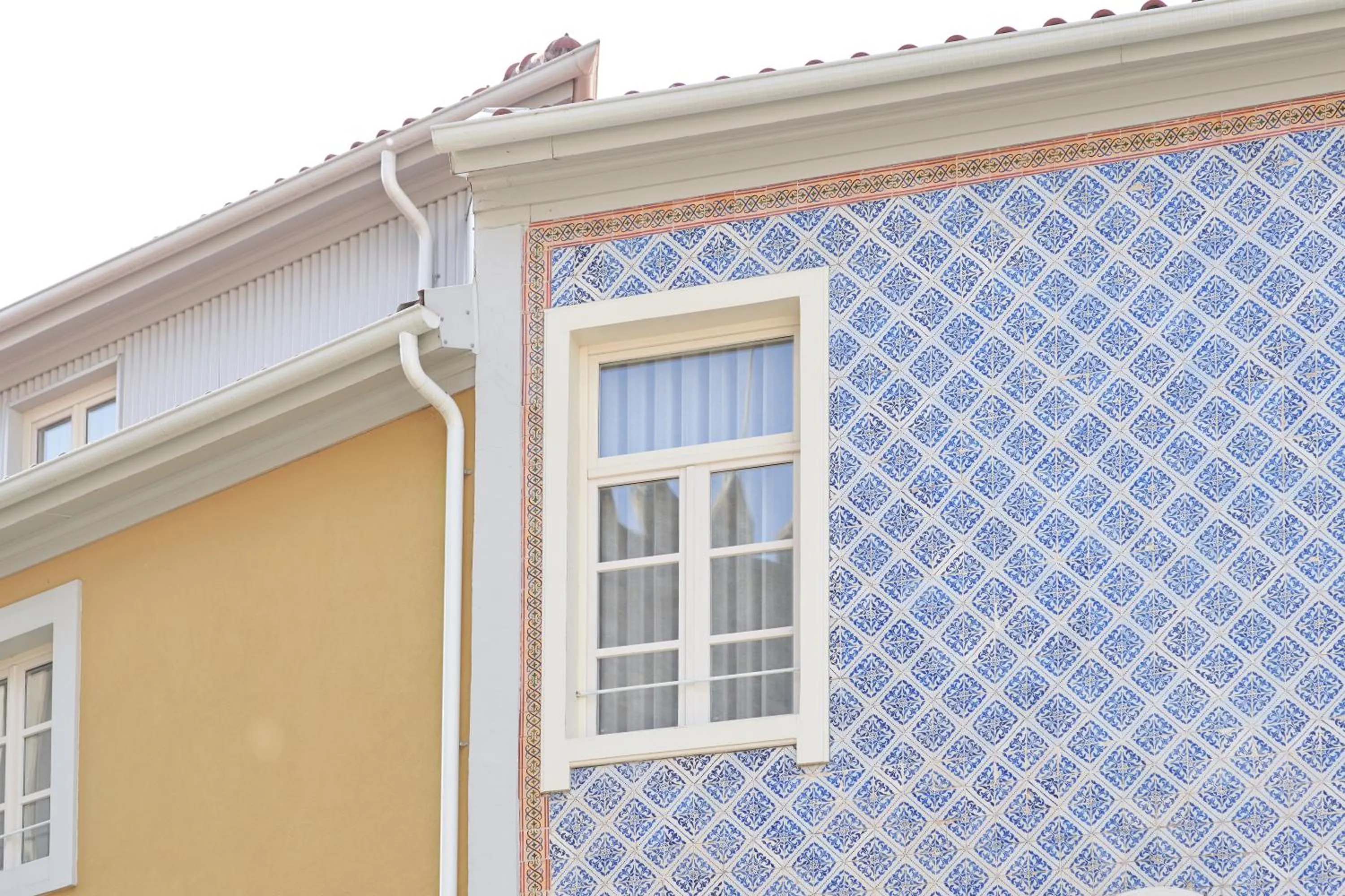 Property building in Signature Apartments Os Terceiros